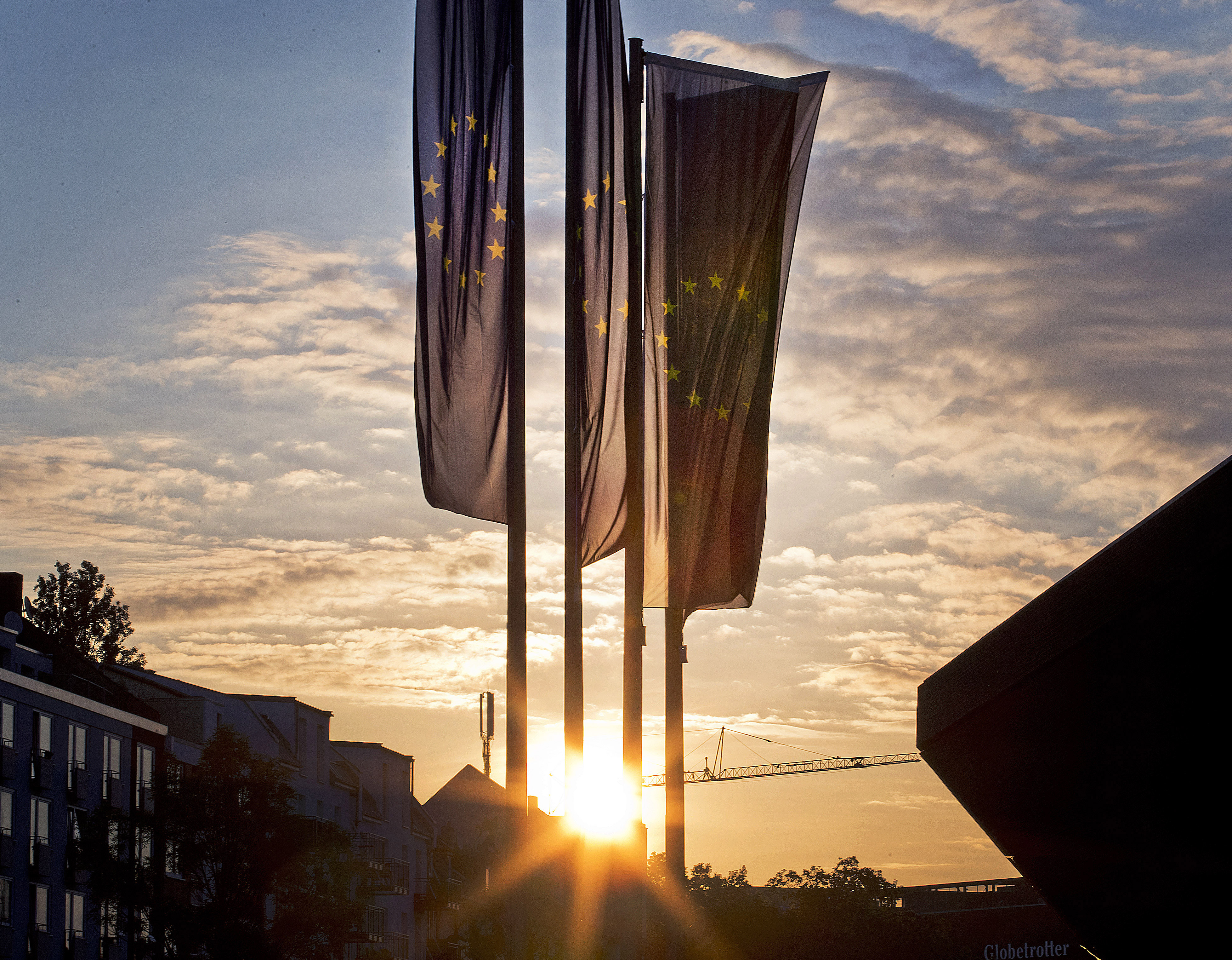 European Central Bank sends Italy a warning over debt