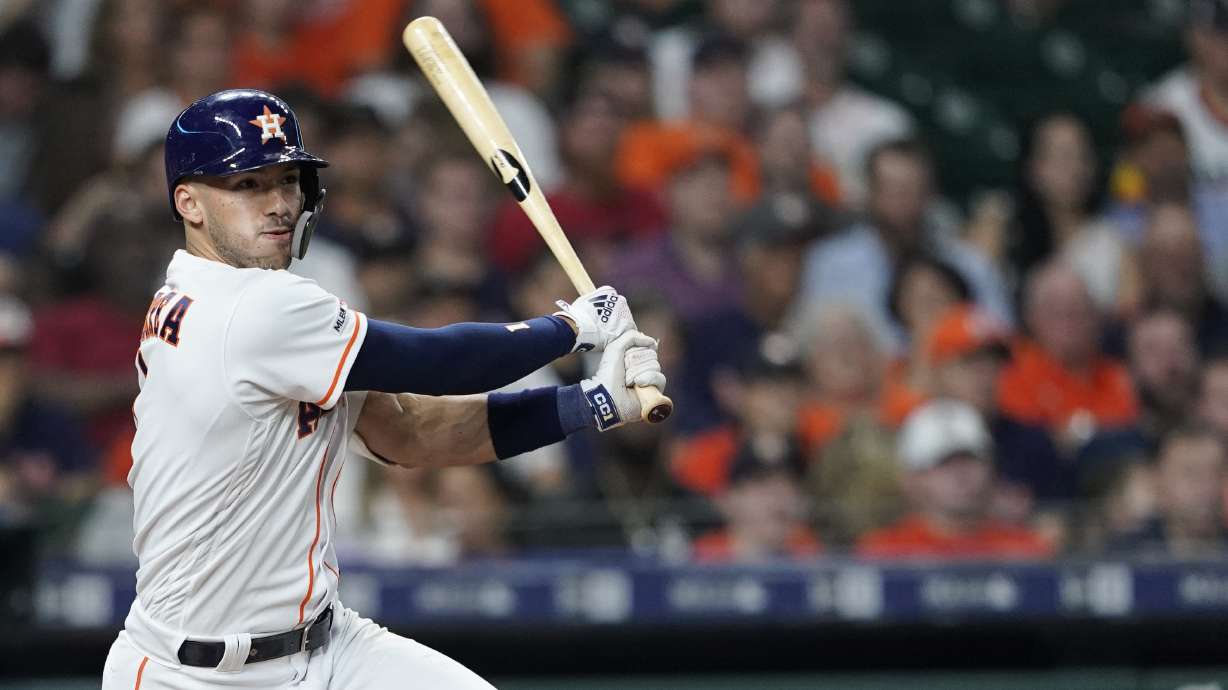 Houston's Correa out for 4-6 weeks with fractured rib