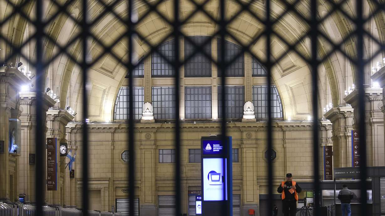 Argentina anti-austerity strike halts flights, trains, buses