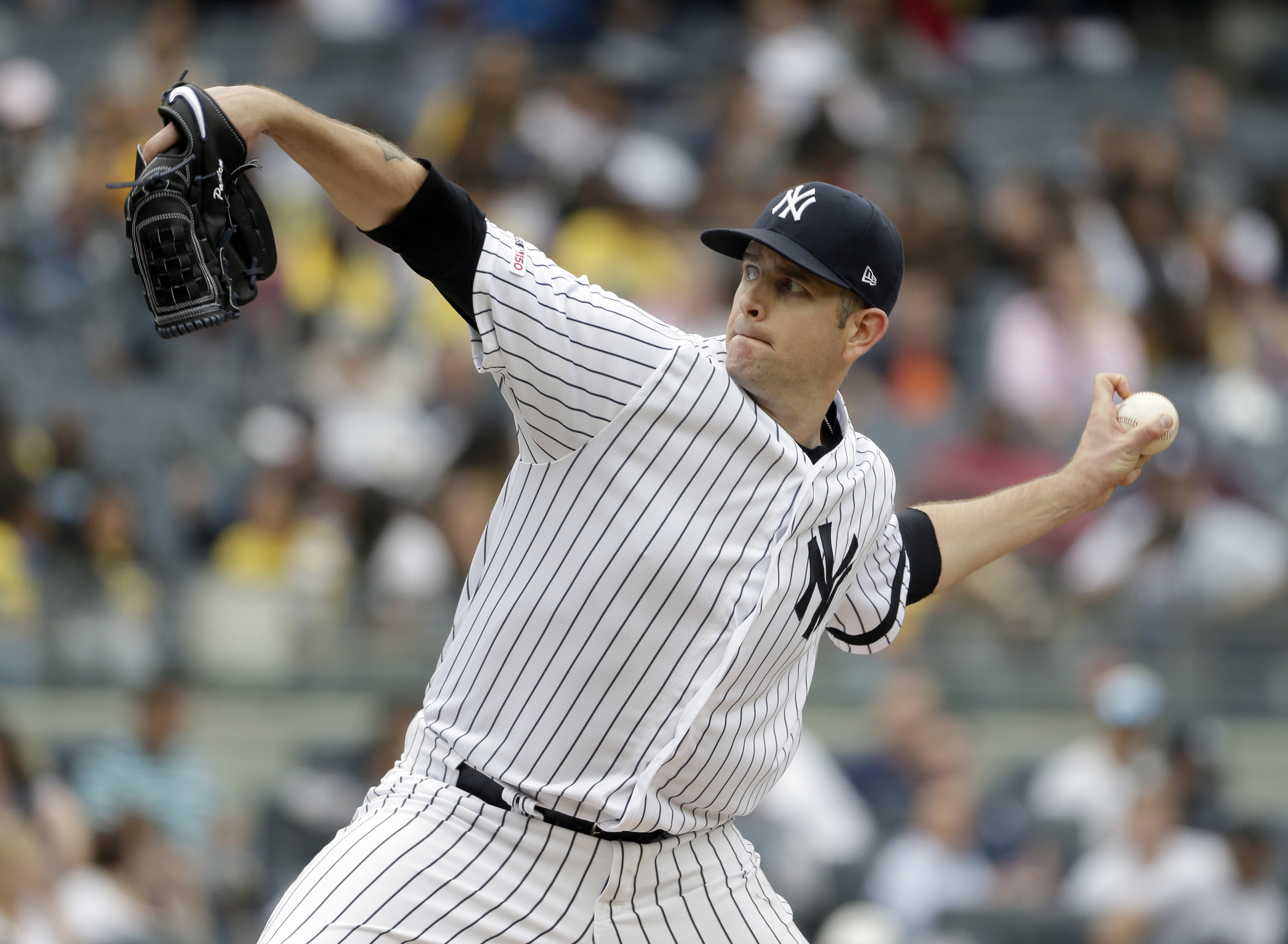 Yankees HRs jolt Paddack, Paxton fine in 7-0 win over Padres