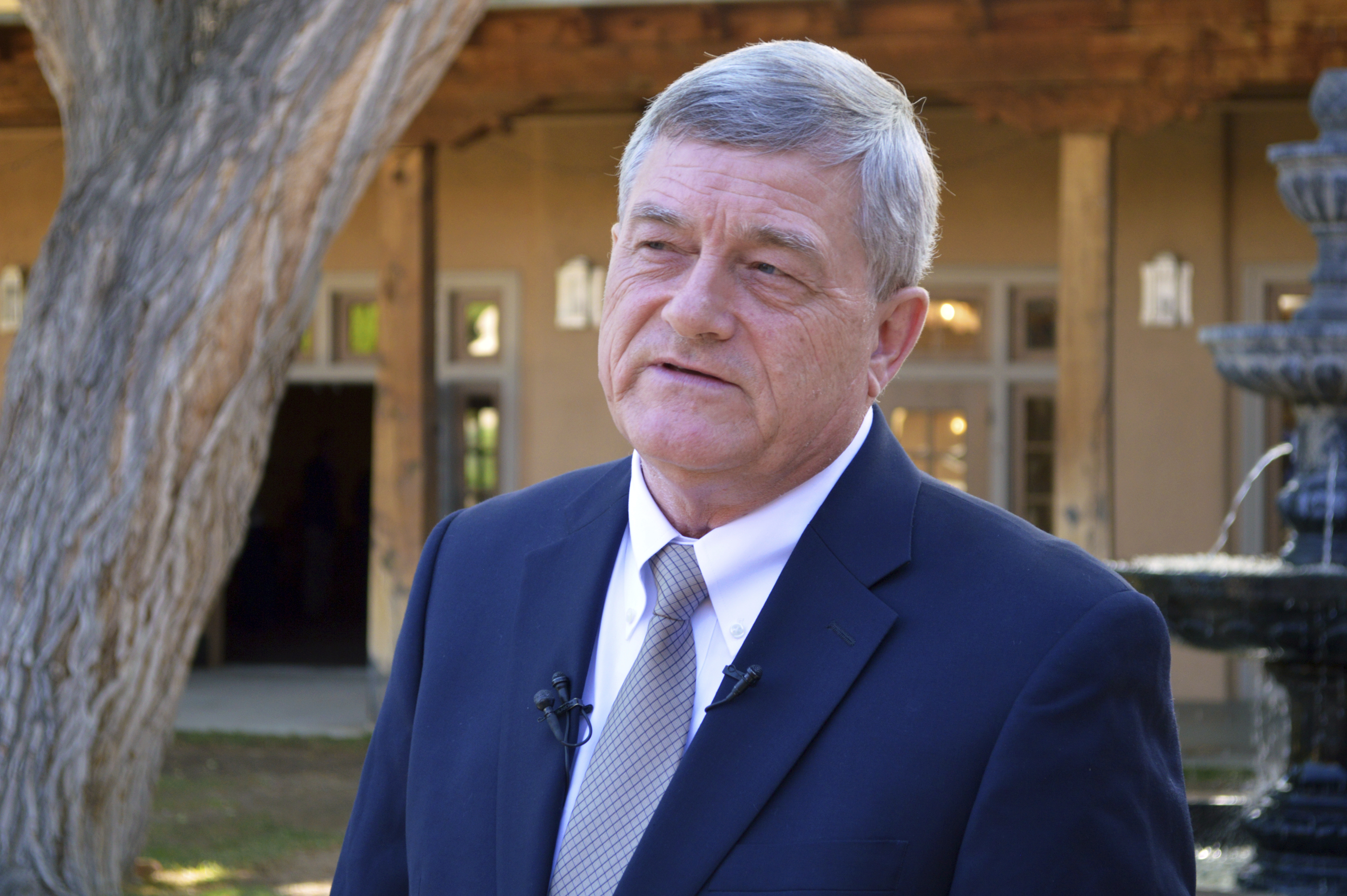 Census head assures Latinos, Native Americans on 2020 count