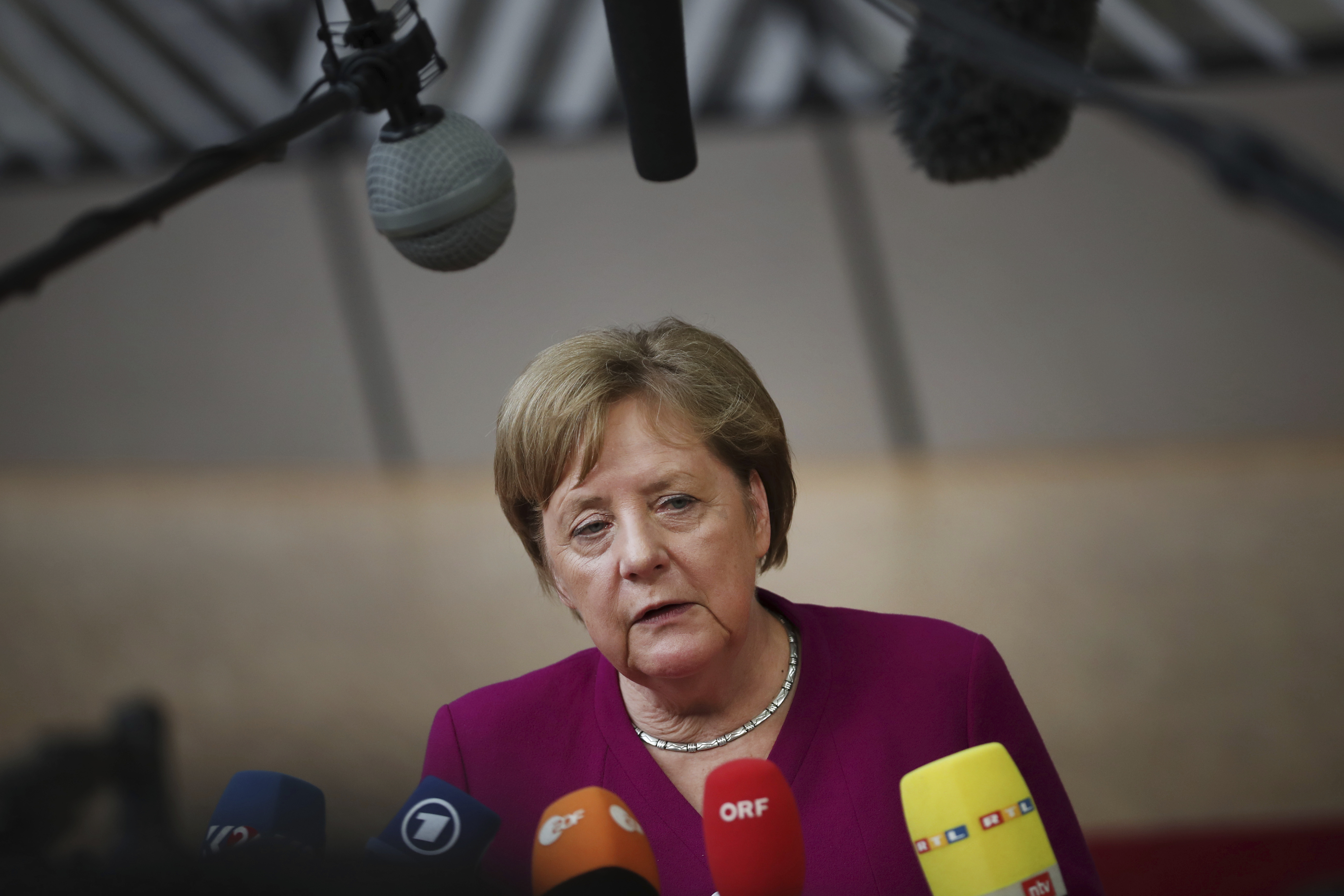 Merkel tells Harvard grads to tear down 'walls of ignorance'