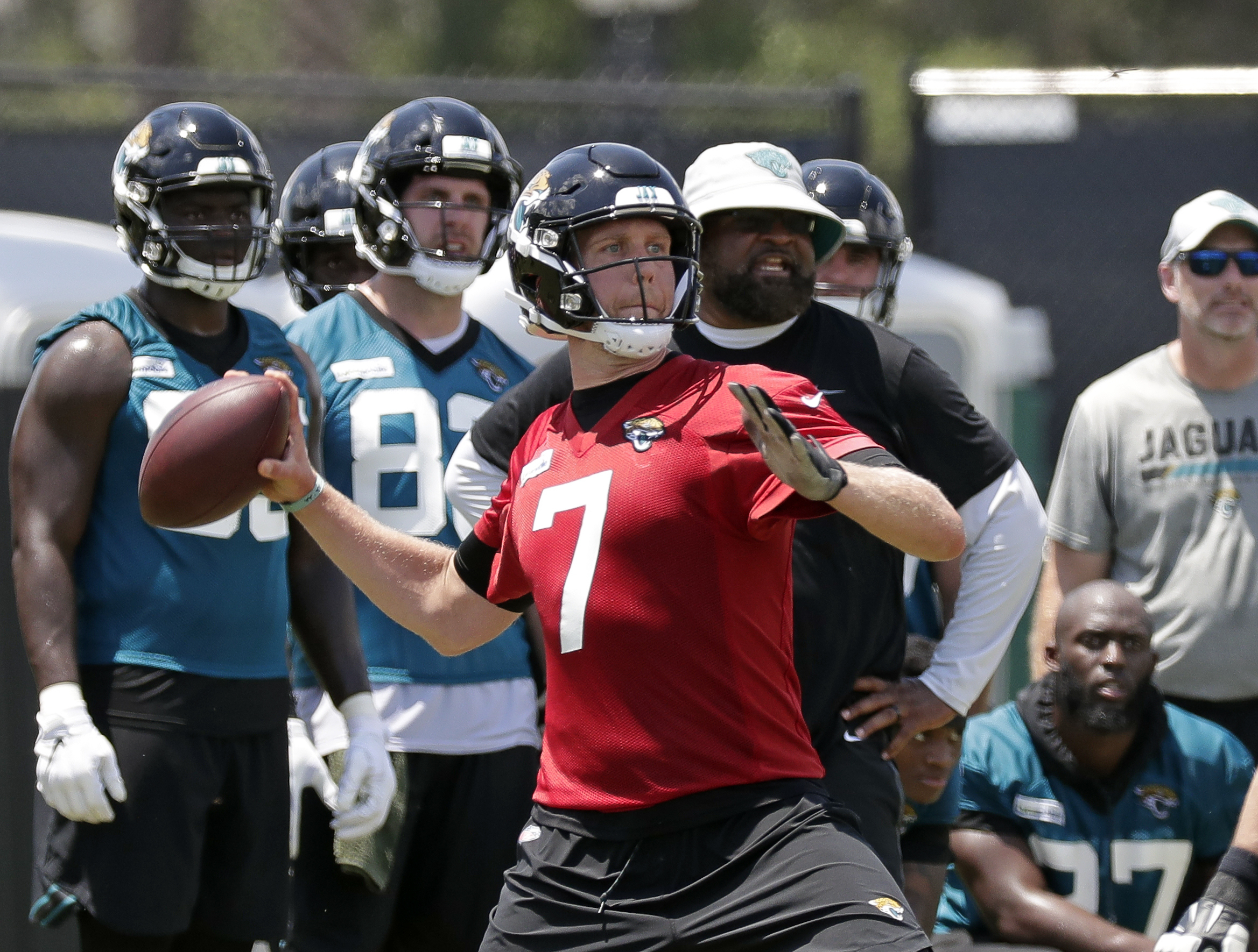 QB Nick Foles rejoins Jaguars after wife's miscarriage