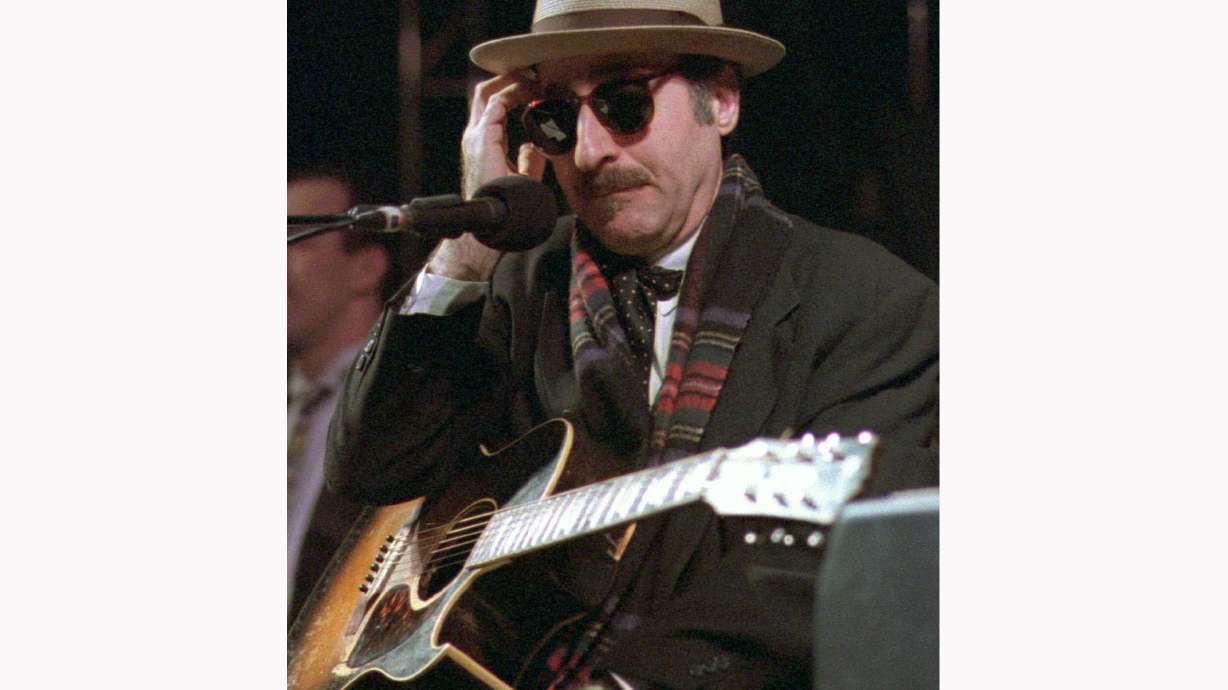 Leon Redbone, acclaimed 1970s musician, dies