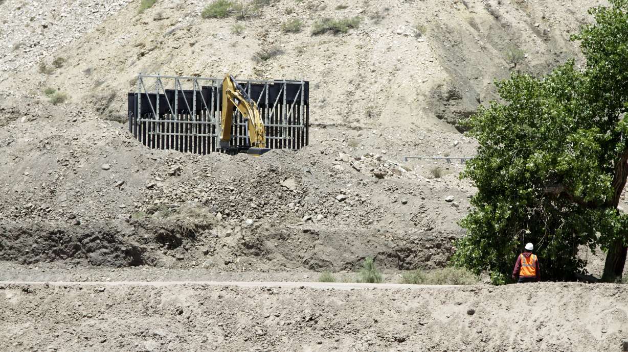 The Latest: Group behind private border wall has more plans