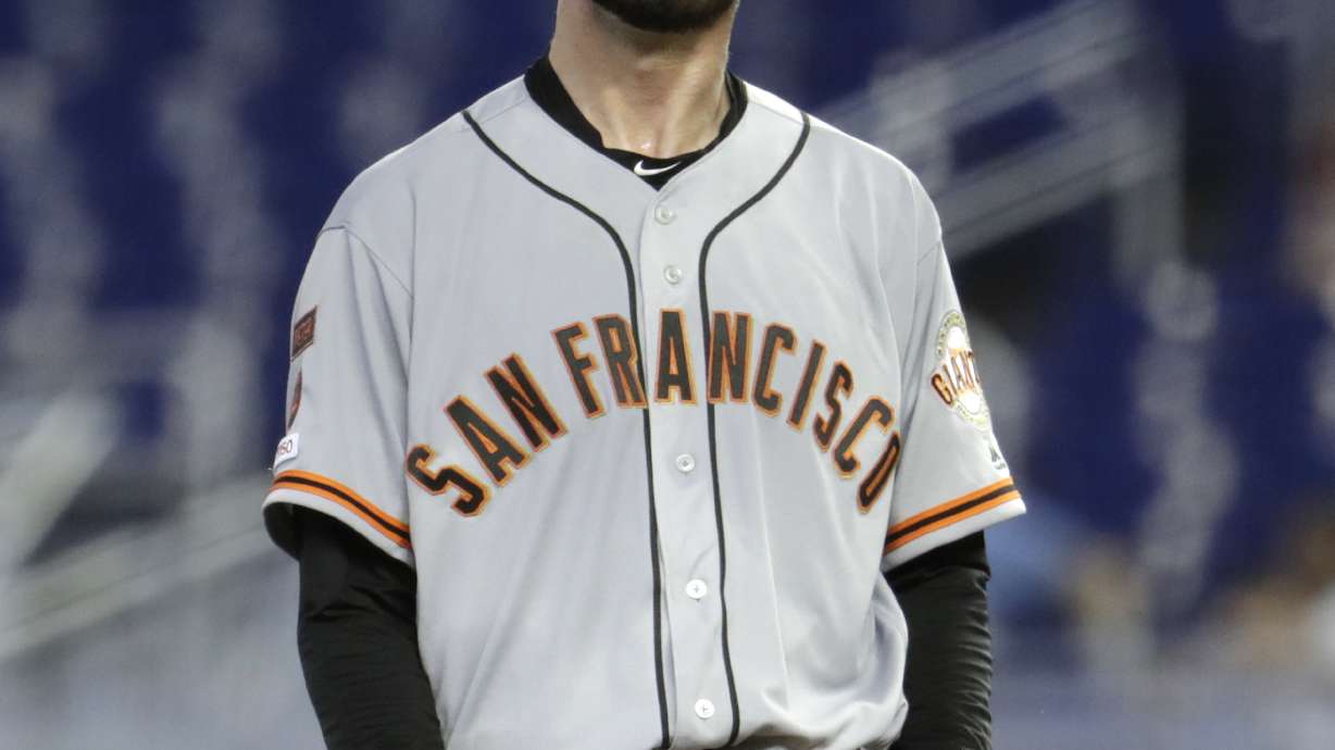 Giants snap 7-game skid by beating Marlins 3-1