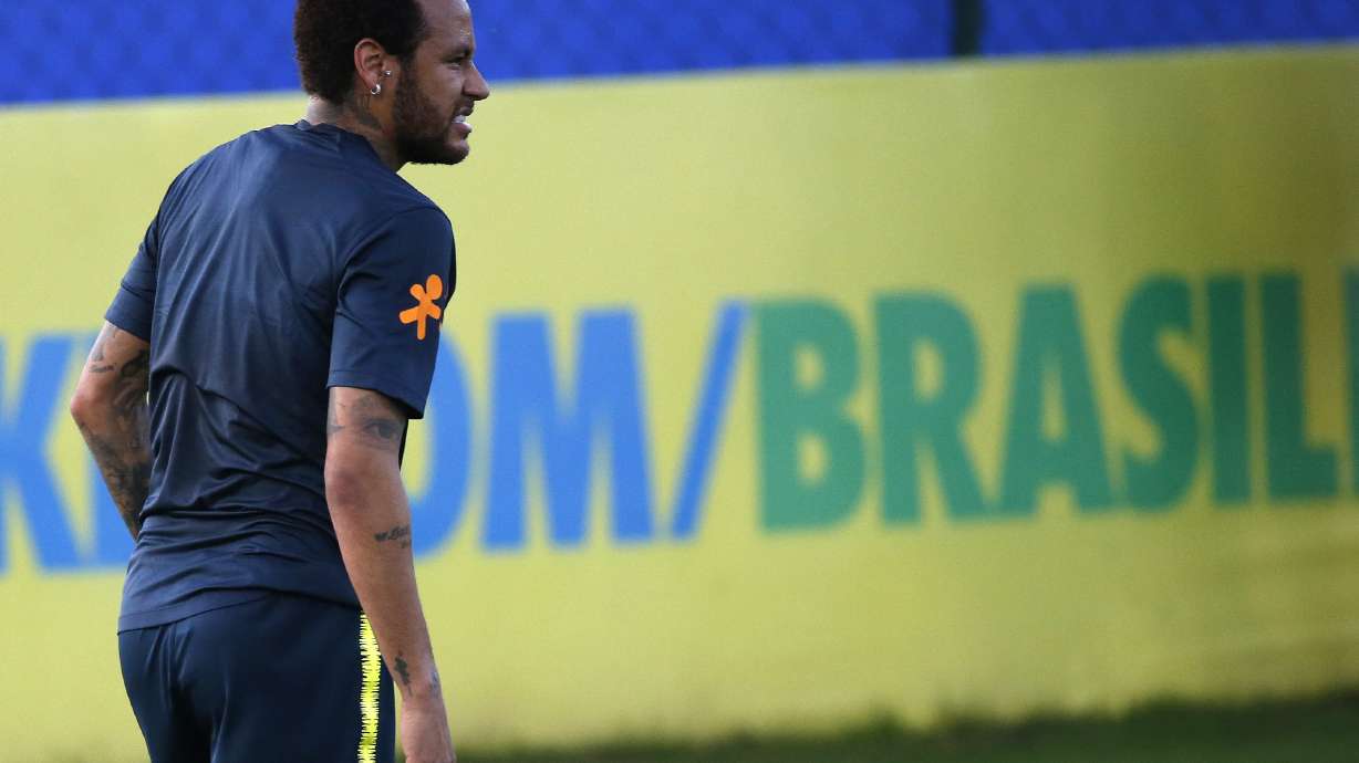 Neymar sits out Brazil training again because of knee issue