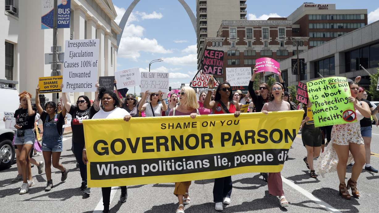 Judge says Missouri clinic can keep providing abortions