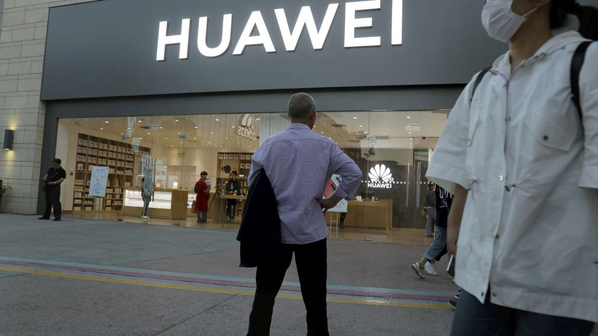 Report: Huawei cuts meetings with US, sends US workers home