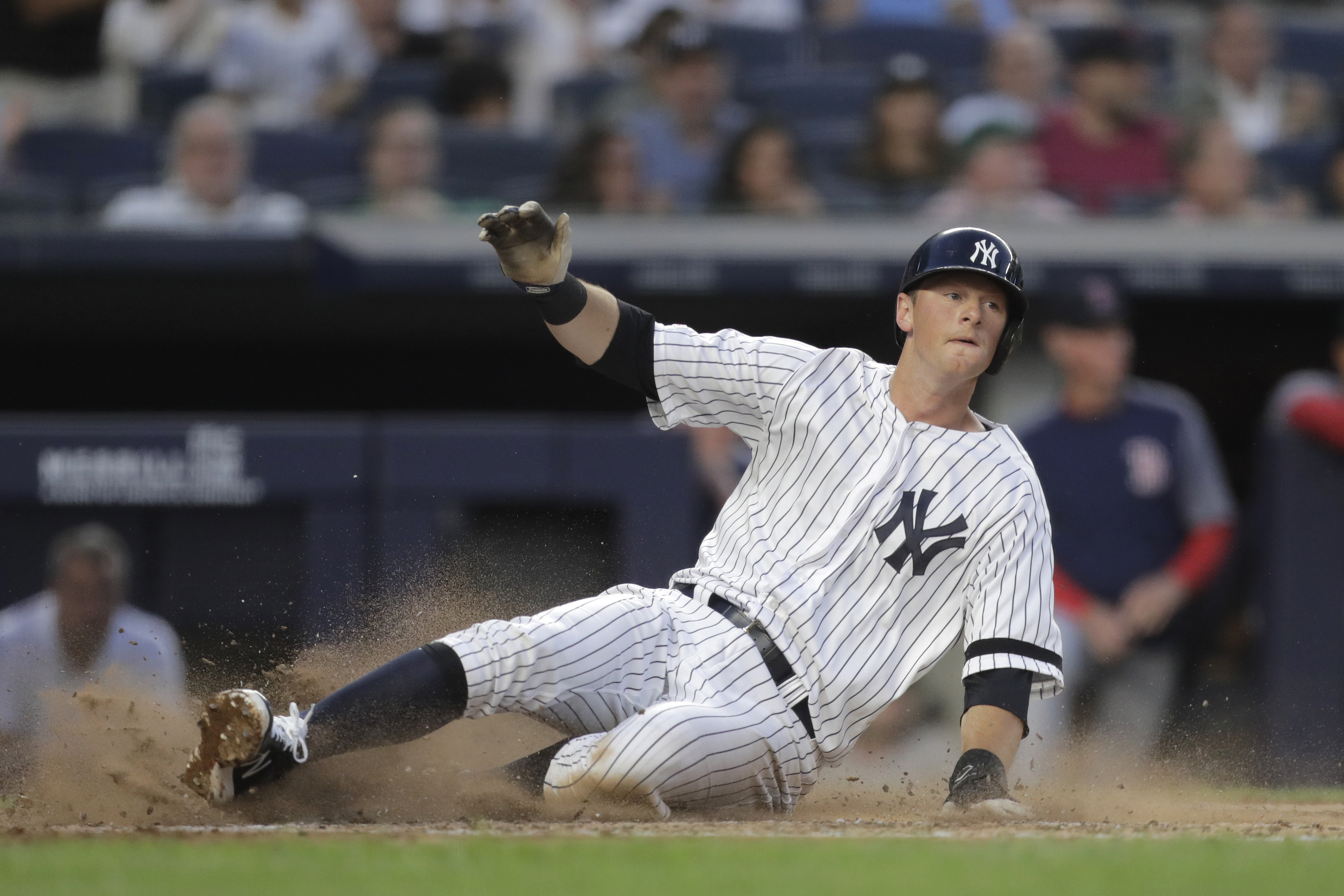 LeMahieu leads Happ, surging Yankees past Red Sox 4-1