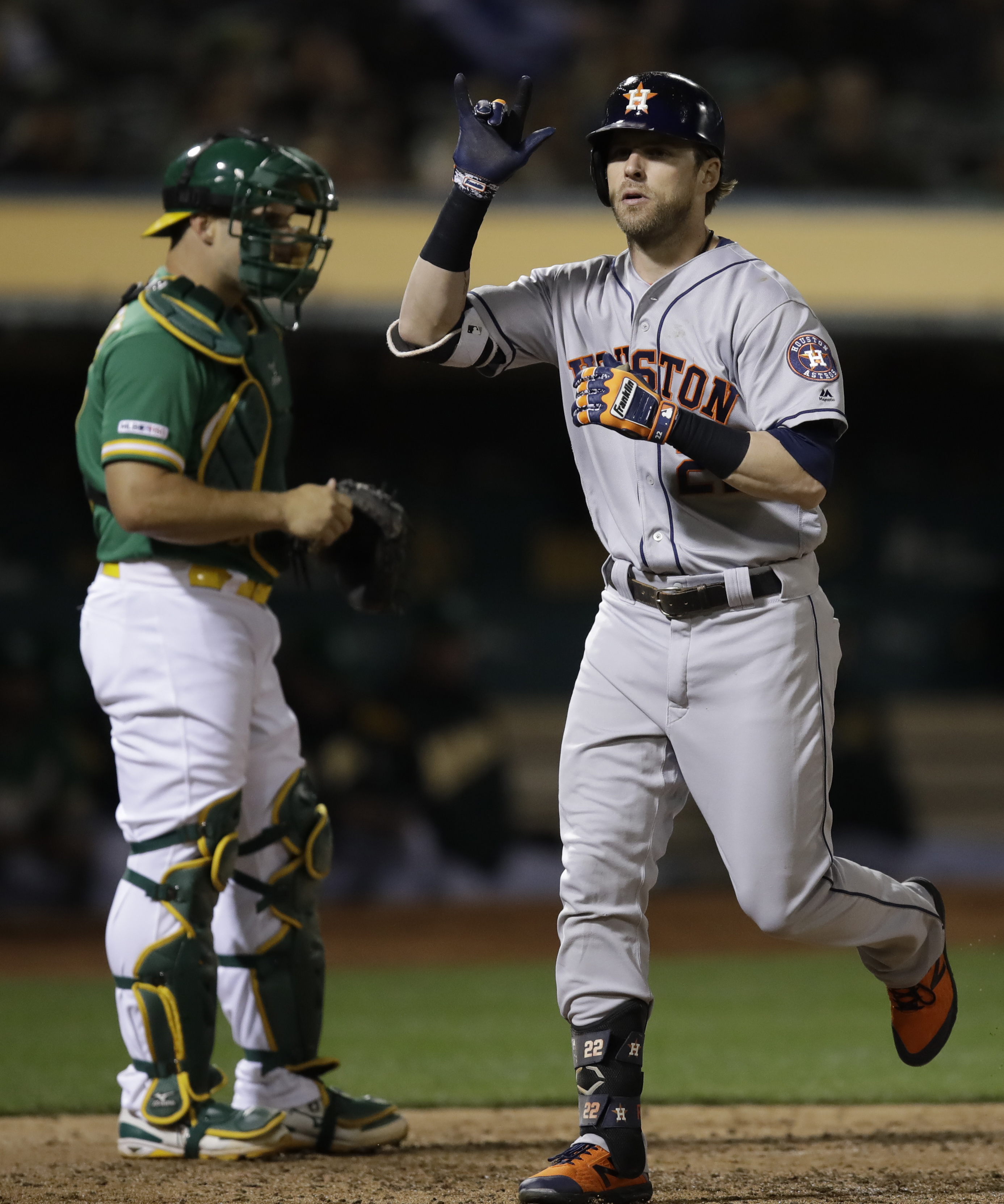 Fisher's homer leads Astros past Athletics 3-2