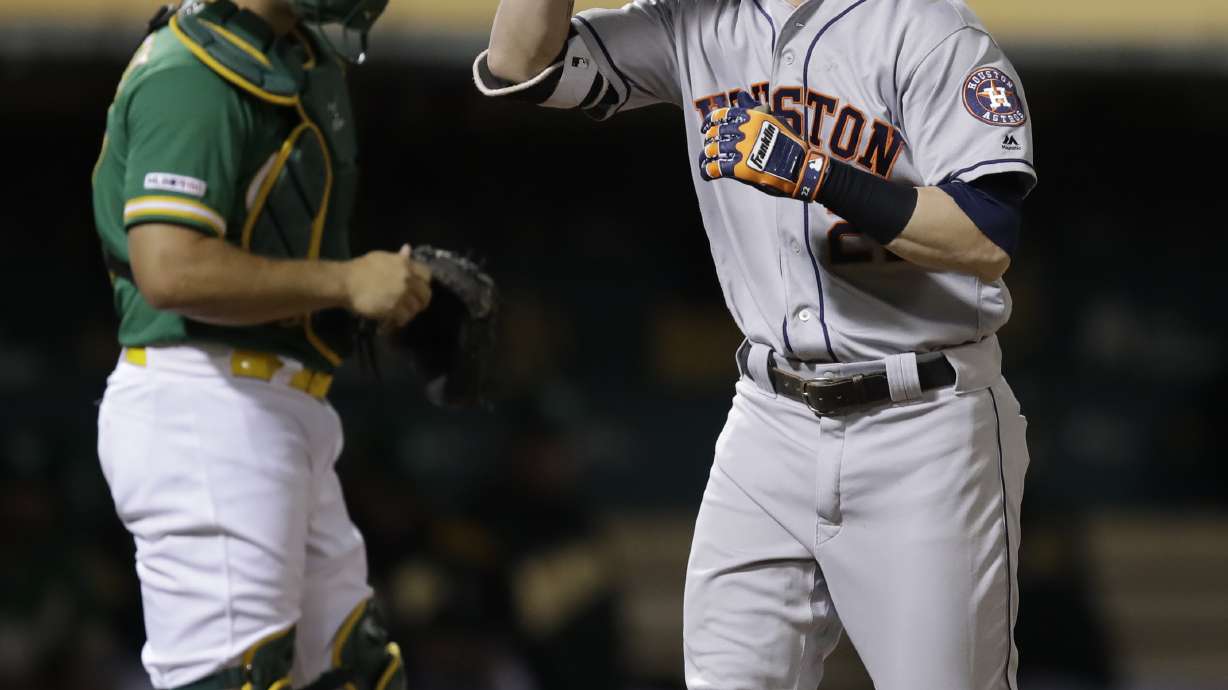 Fisher's homer leads Astros past Athletics 3-2