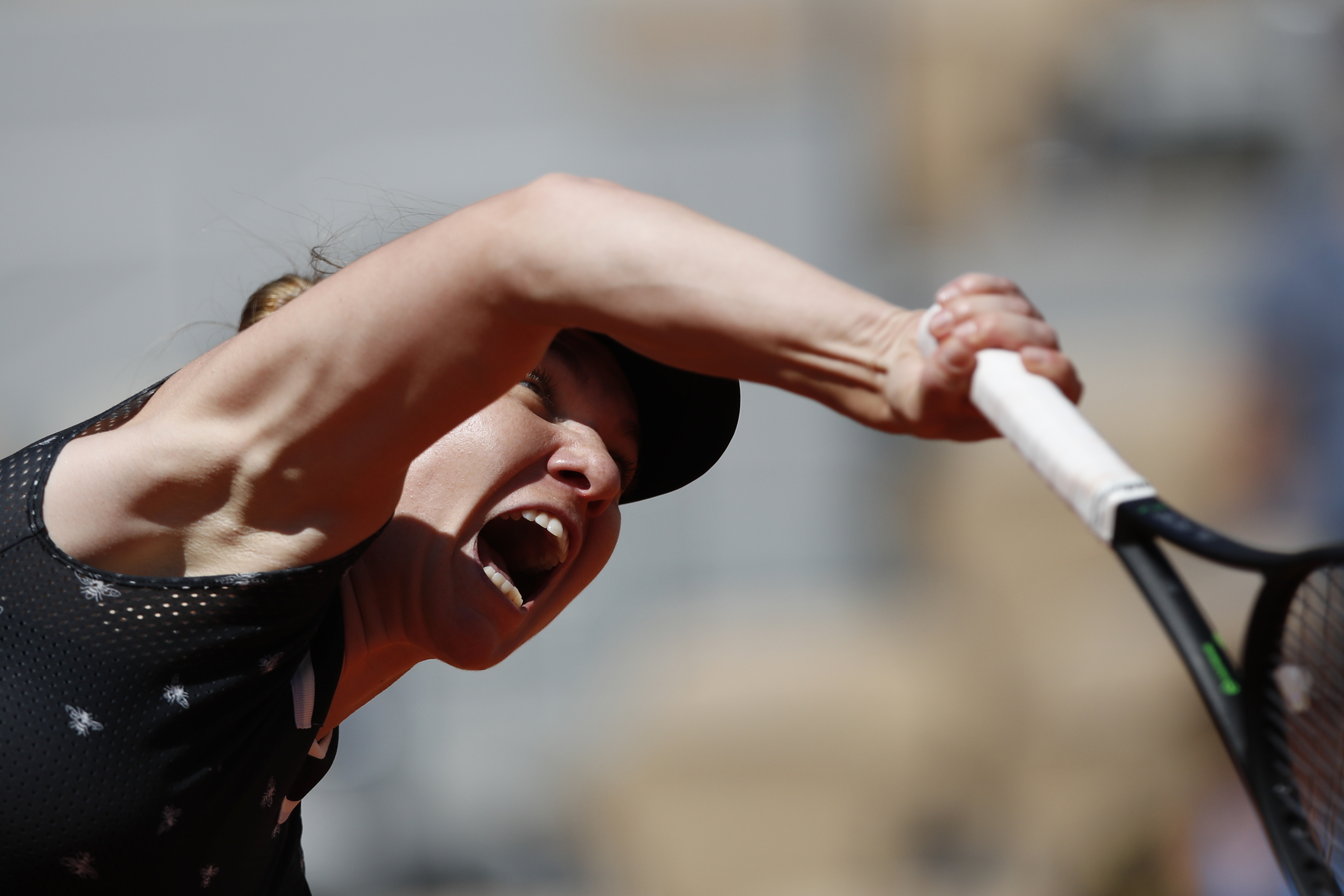 The Latest: Serena Williams loses in 3rd round of French