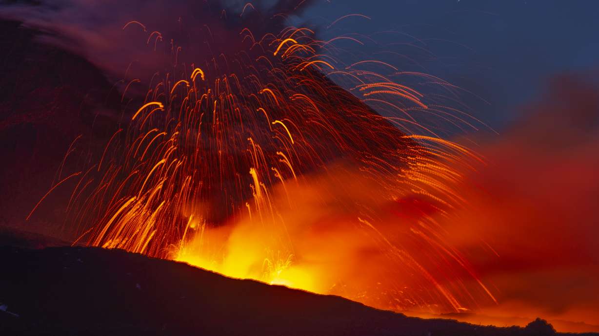 Italy's Mount Etna spews lava in new phase of eruptions