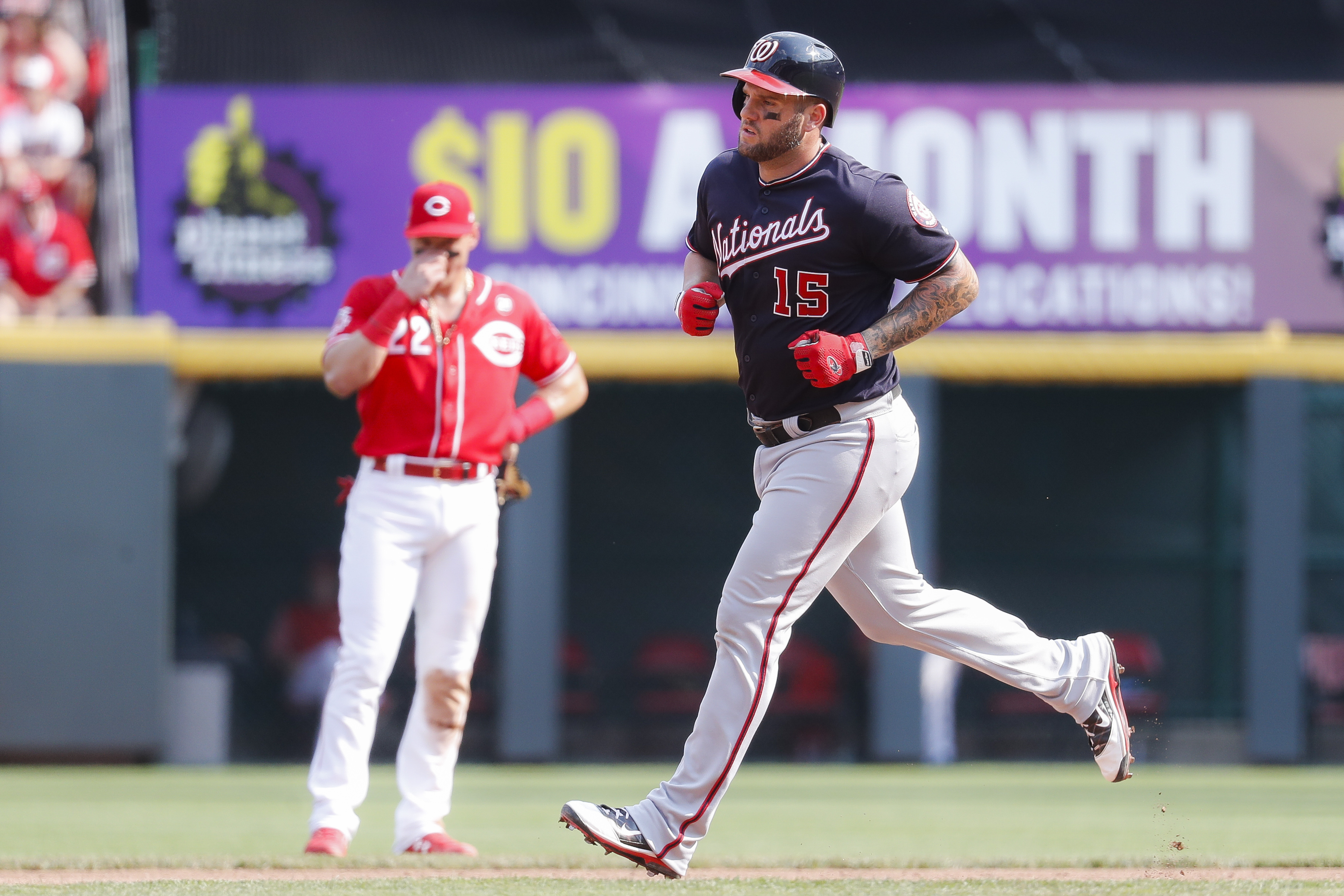 Parra's HR ends Roark's streak, Nationals beat Reds 5-2