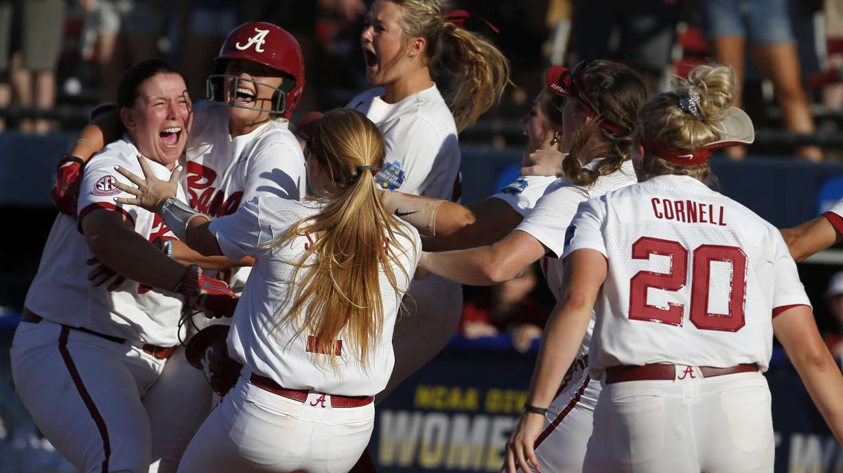 Alo's HR helps Oklahoma top Alabama, advance to title series