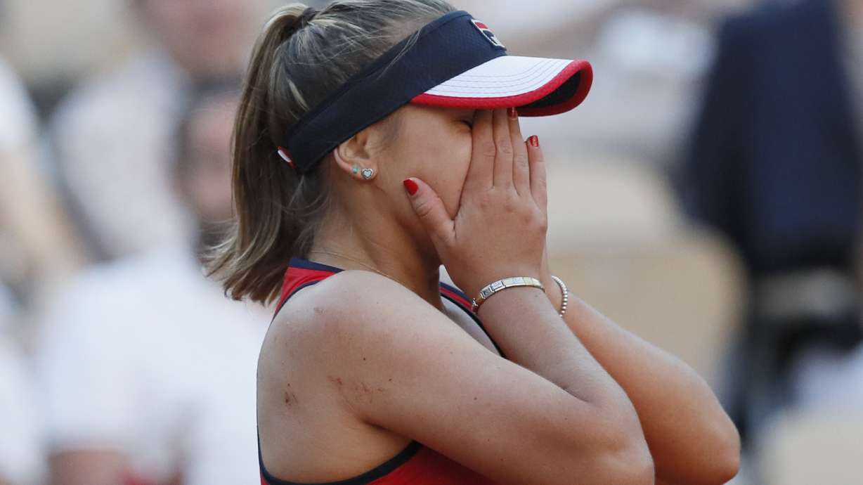 She was just 17: Anisimova 1st born in 2000s into Slam QF