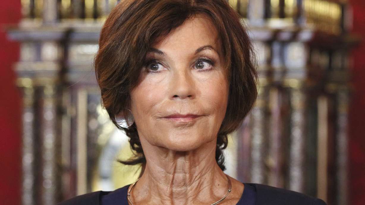 Austria swears in first female chancellor, pledges stability