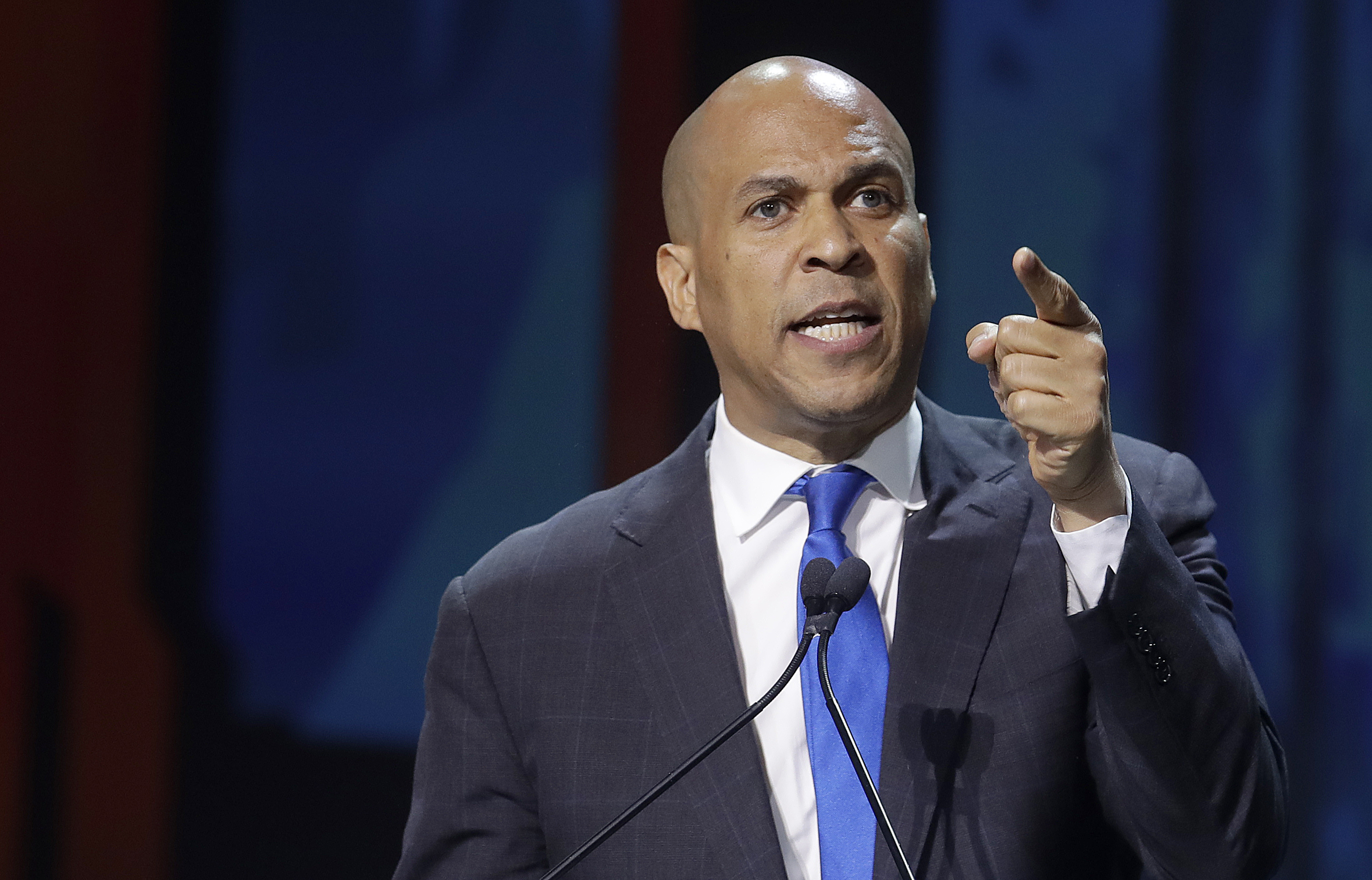 2020 hopeful Cory Booker rolls out Iowa steering committee