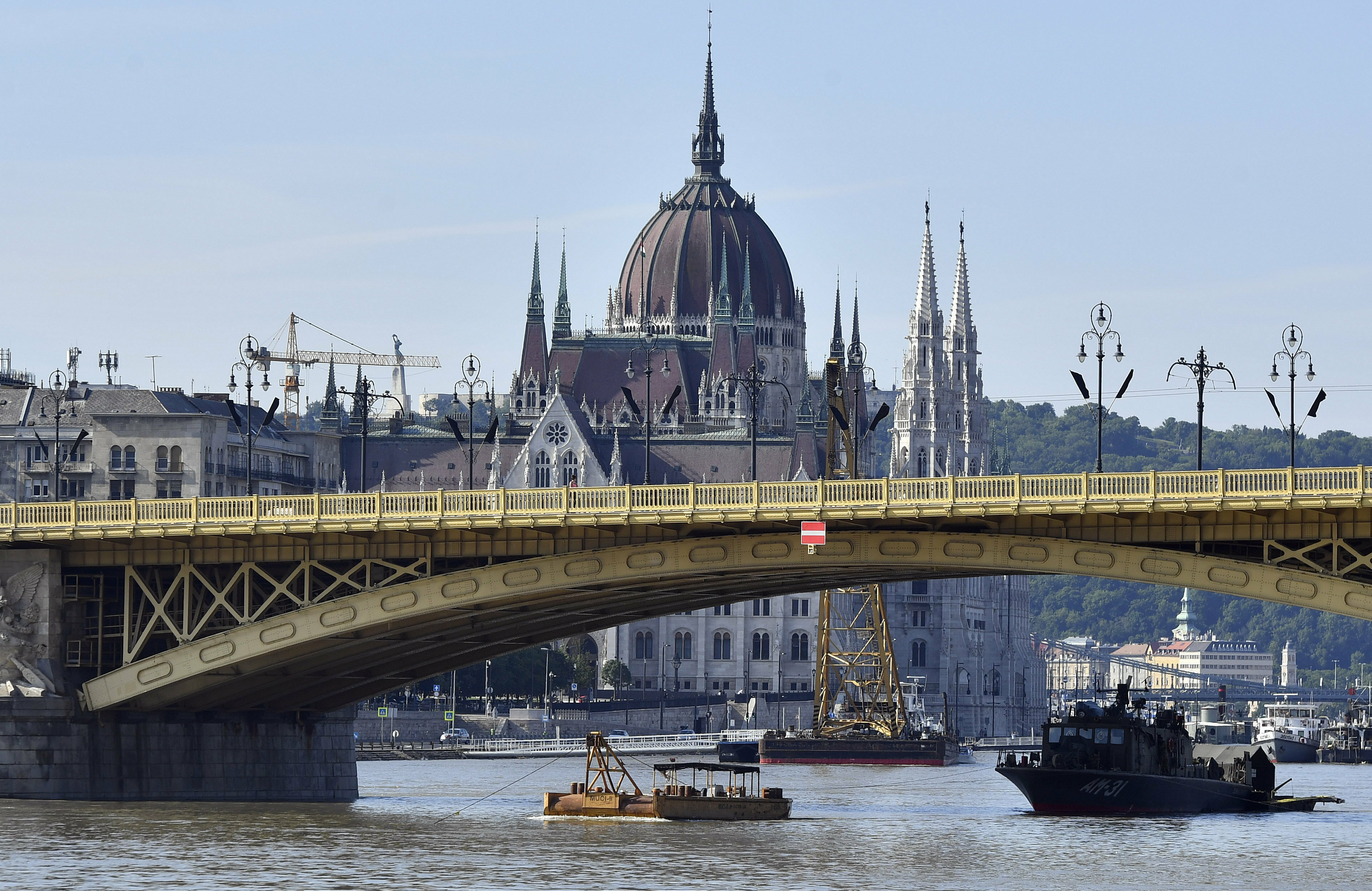 The Latest: 9th body recovered from Budapest tour boat crash