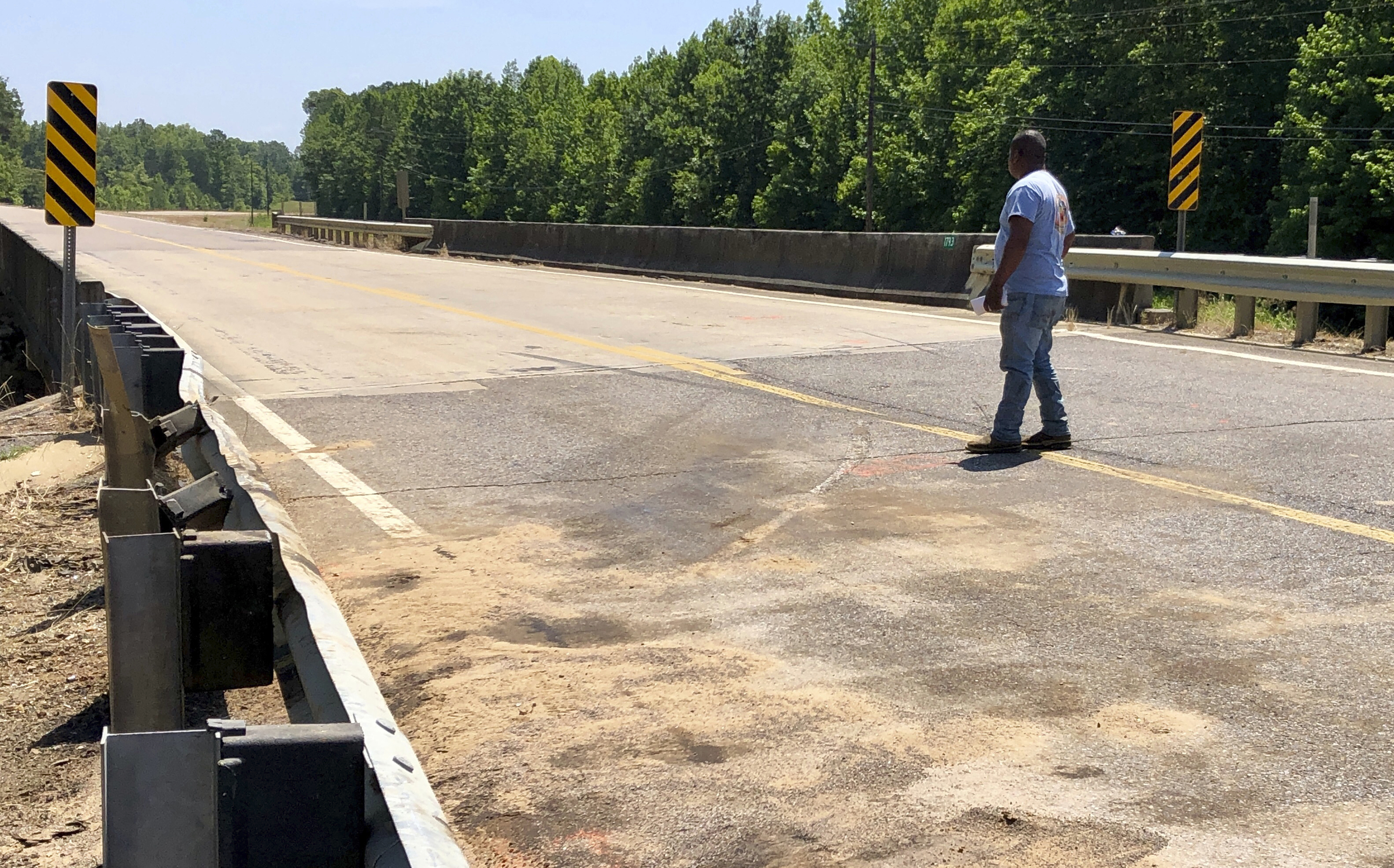 The Latest: Wife says husband, 7 relatives died in crash