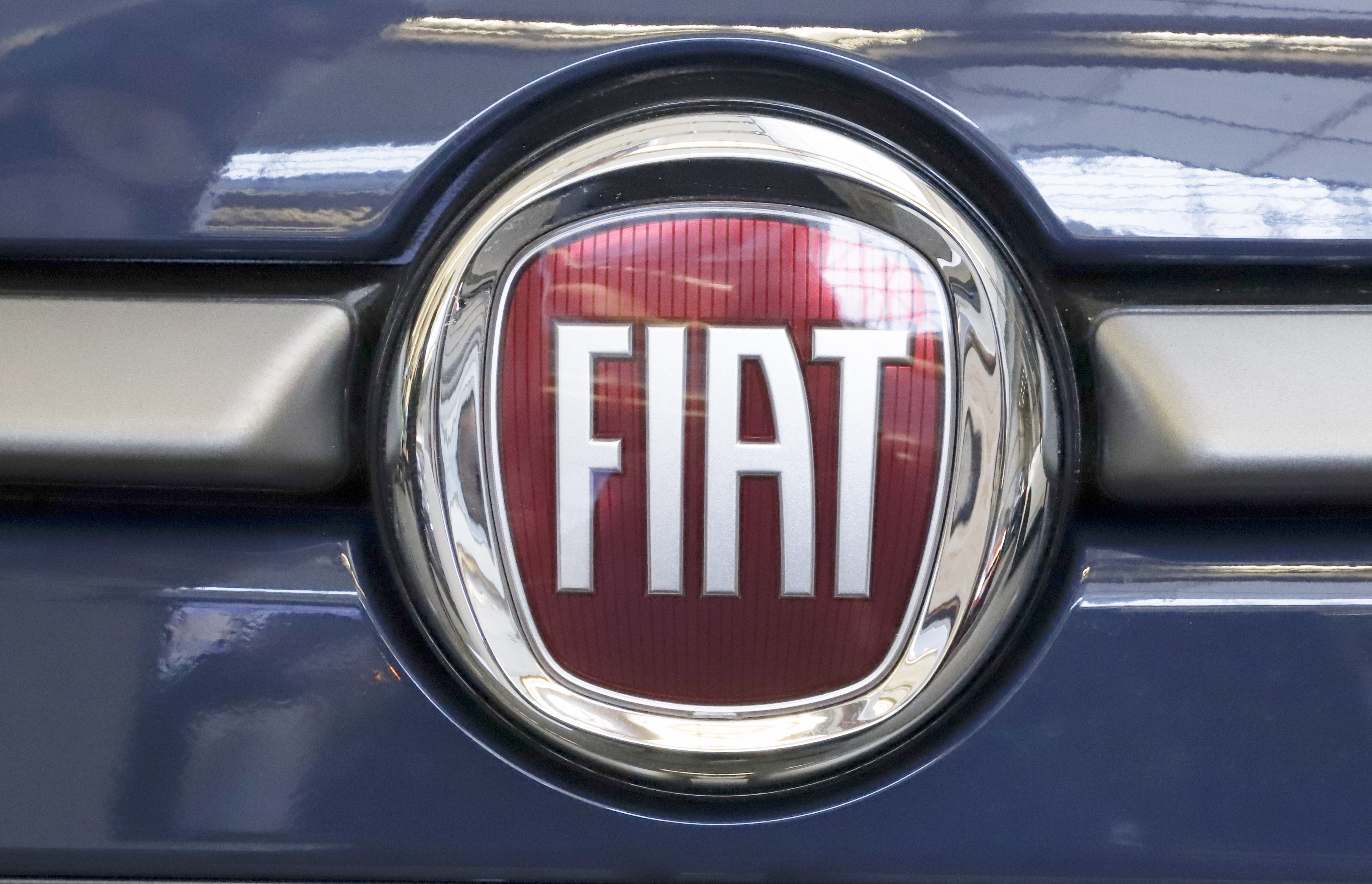 The Latest: Renault delays decision on Fiat Chrysler merger