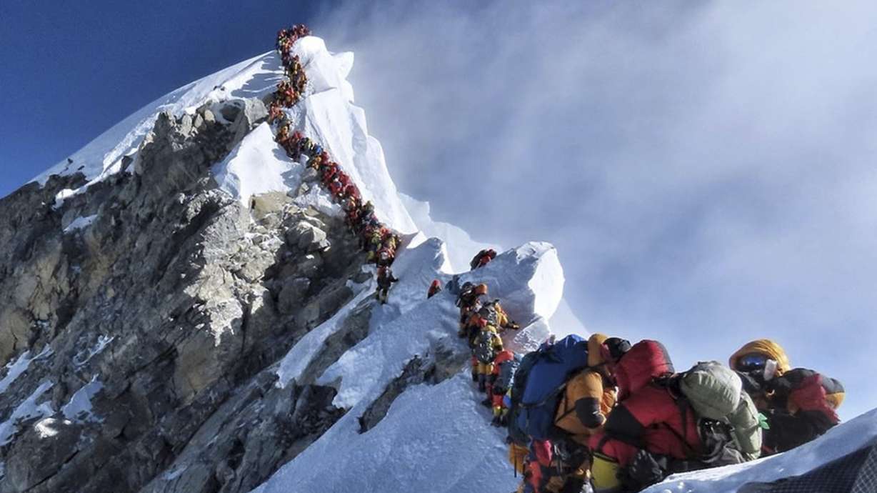 Scientist warns of Everest dangers from pollution, melting