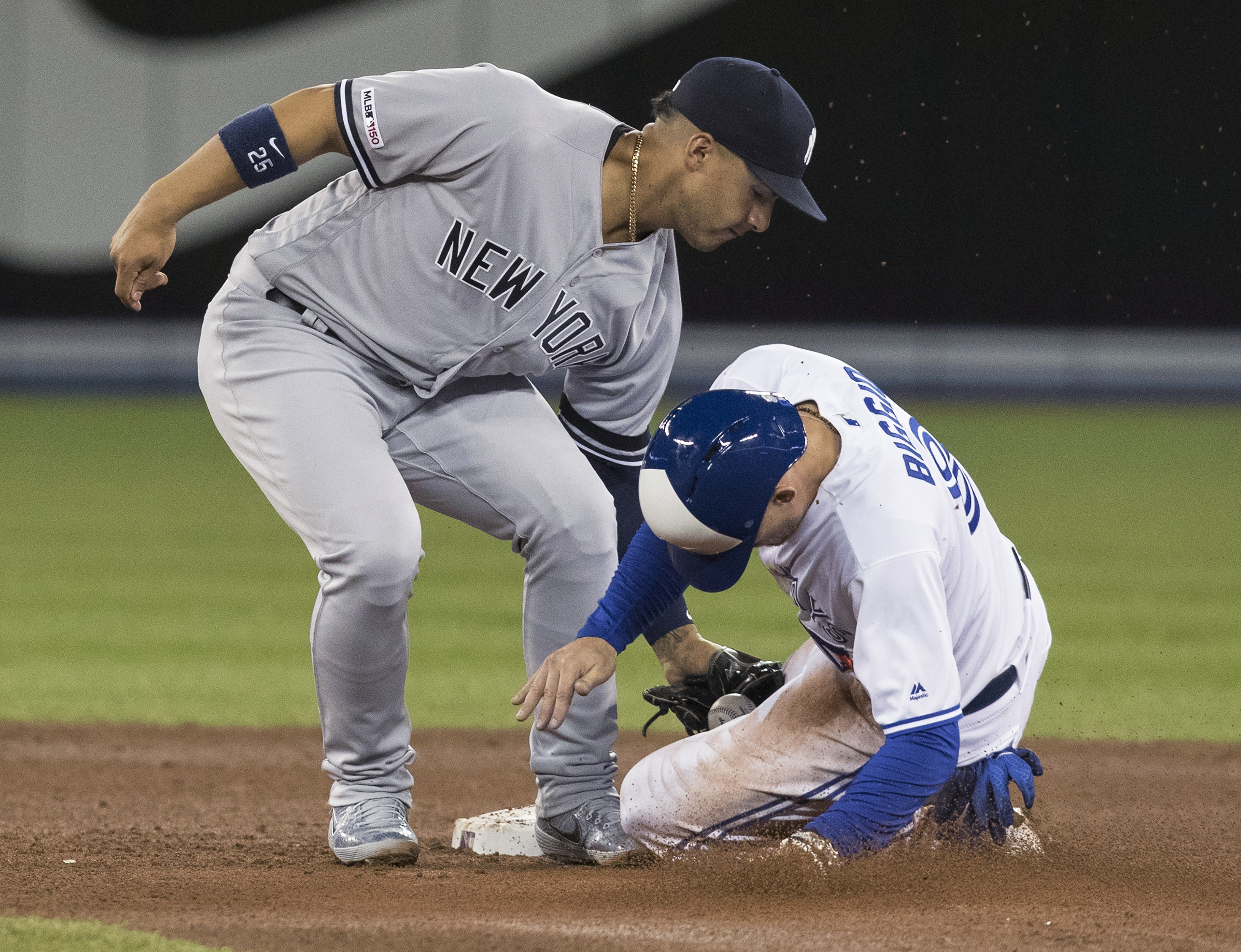 Galvis, Grichuk HR as Jays end 6-game skid, beat Yankees 4-3