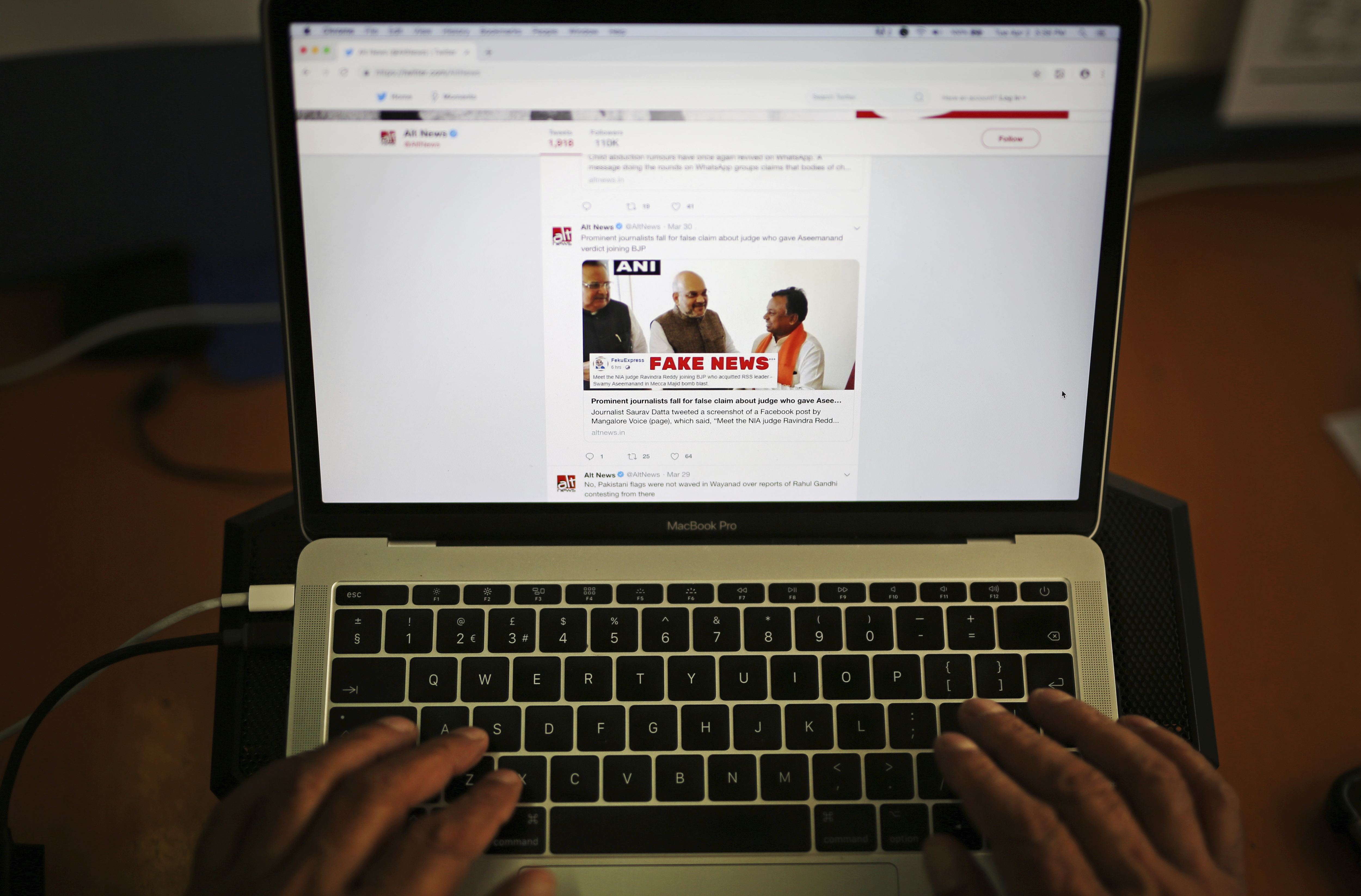 Americans think fake news is big problem, blame politicians