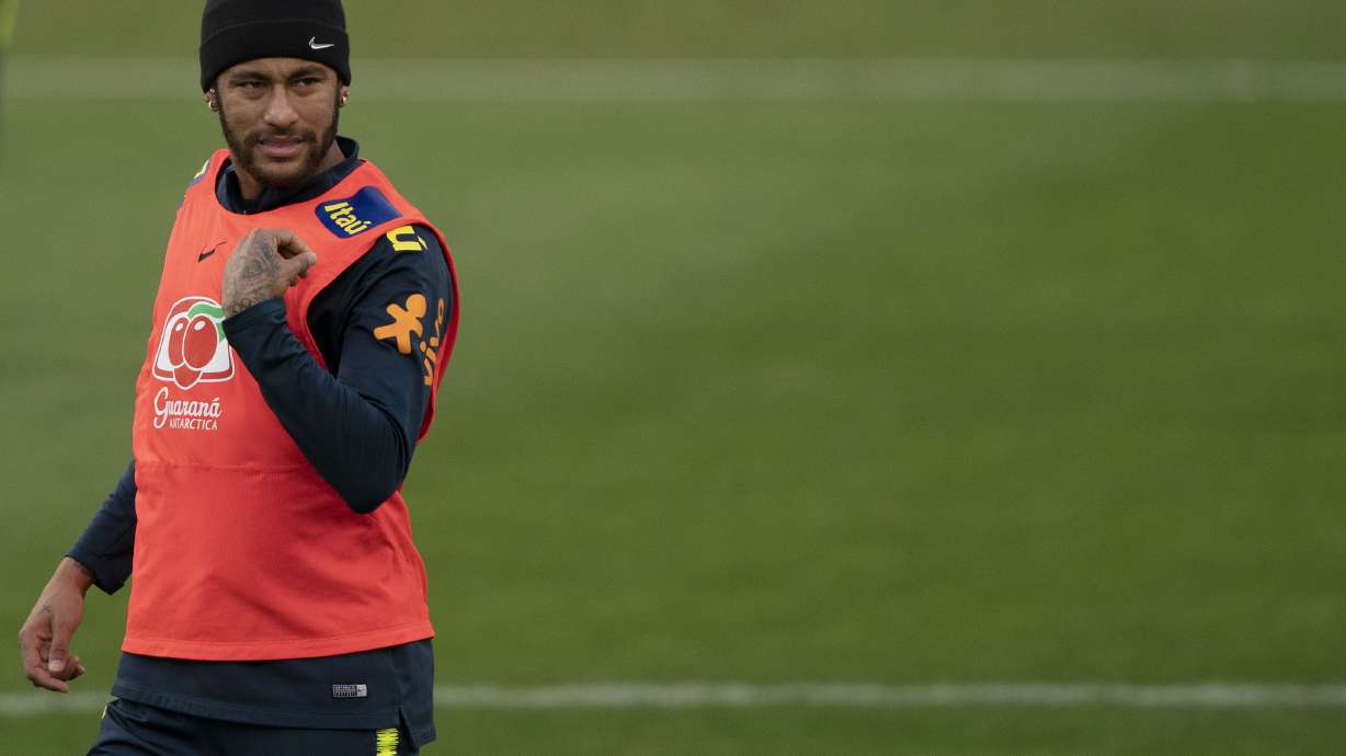 Neymar team denies seeking settlement meeting