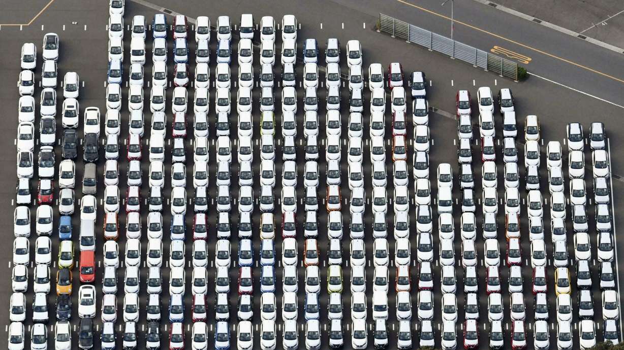 The Latest: FCA says French politics caused merger pullout