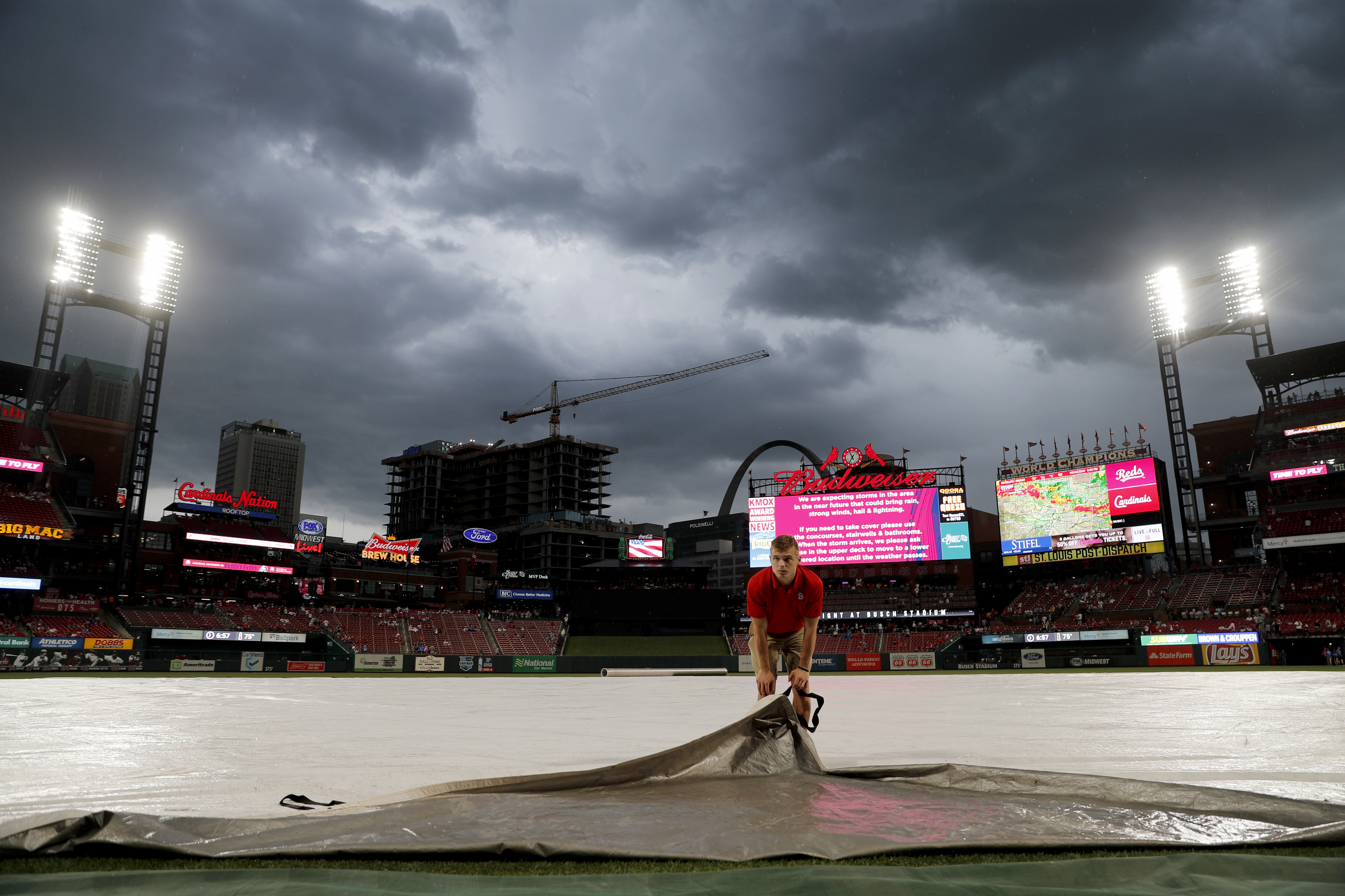 Reds-Cardinals game postponed by rain; doubleheader Aug. 31