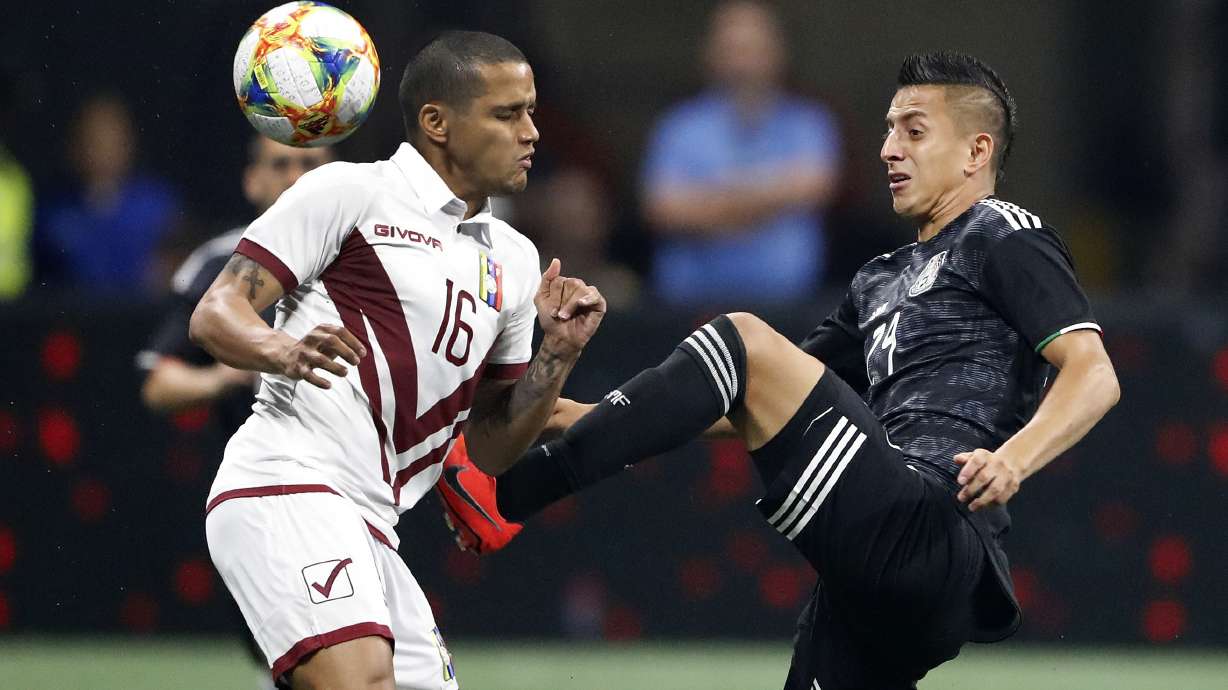 Martino, Mexico use shuffling roster to beat Venezuela