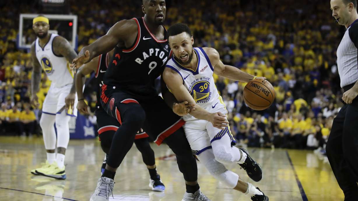 Curry's heroics not enough to save Warriors in Game 3