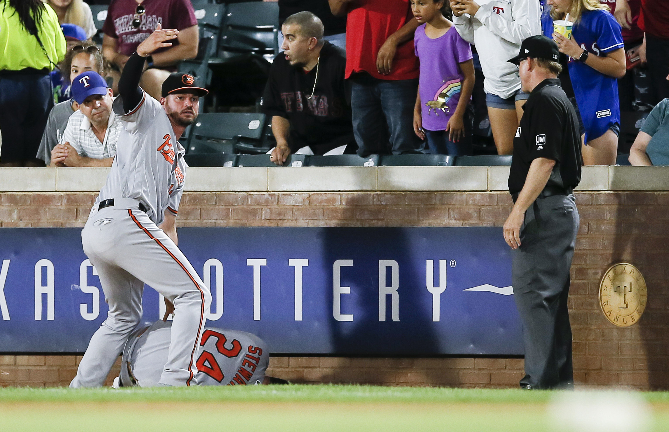 DeShields has RBI single in 12th, Rangers beat Orioles 2-1