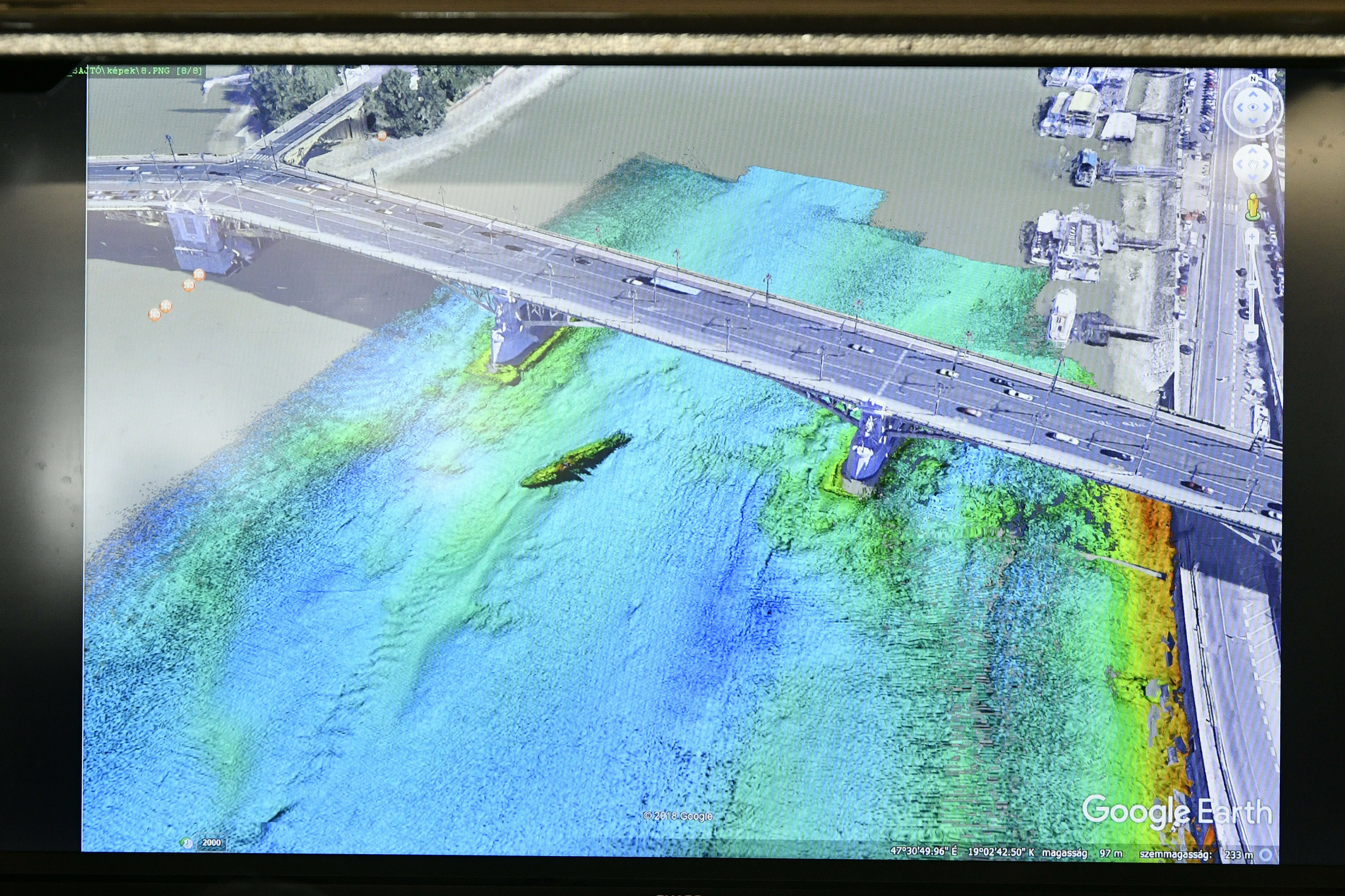 The Latest: Death toll rises to 19 in Danube tour boat crash