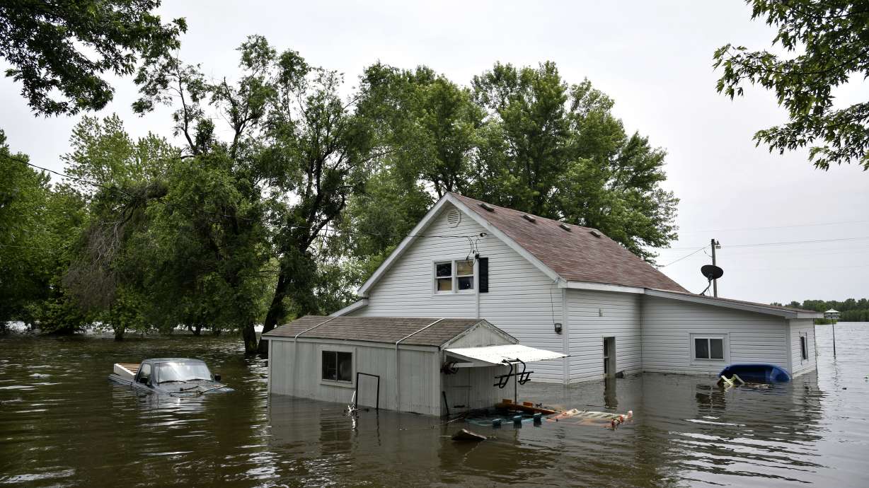Missouri River will remain high because of water from dams