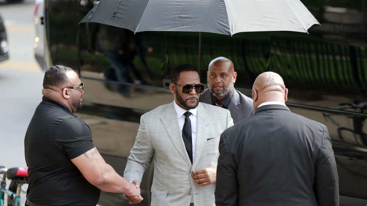 The Latest: R. Kelly pleads not guilty to new sex charges