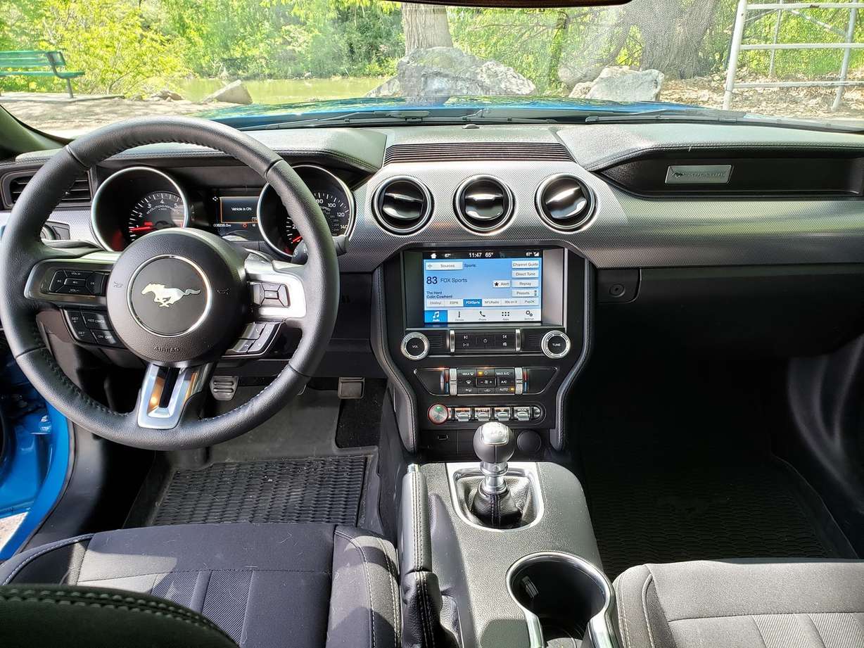 Mustang dashboard (Photo: Mike Stapley)