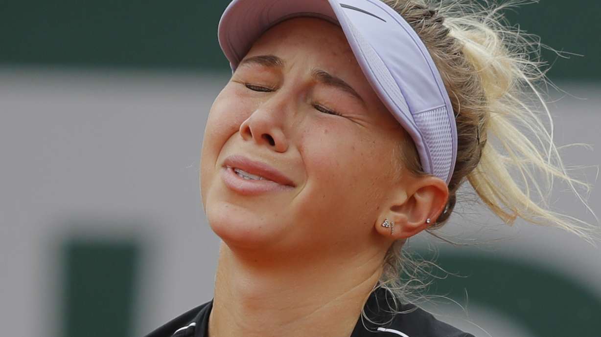 Something new: A French Open final for Barty, Vondrousova