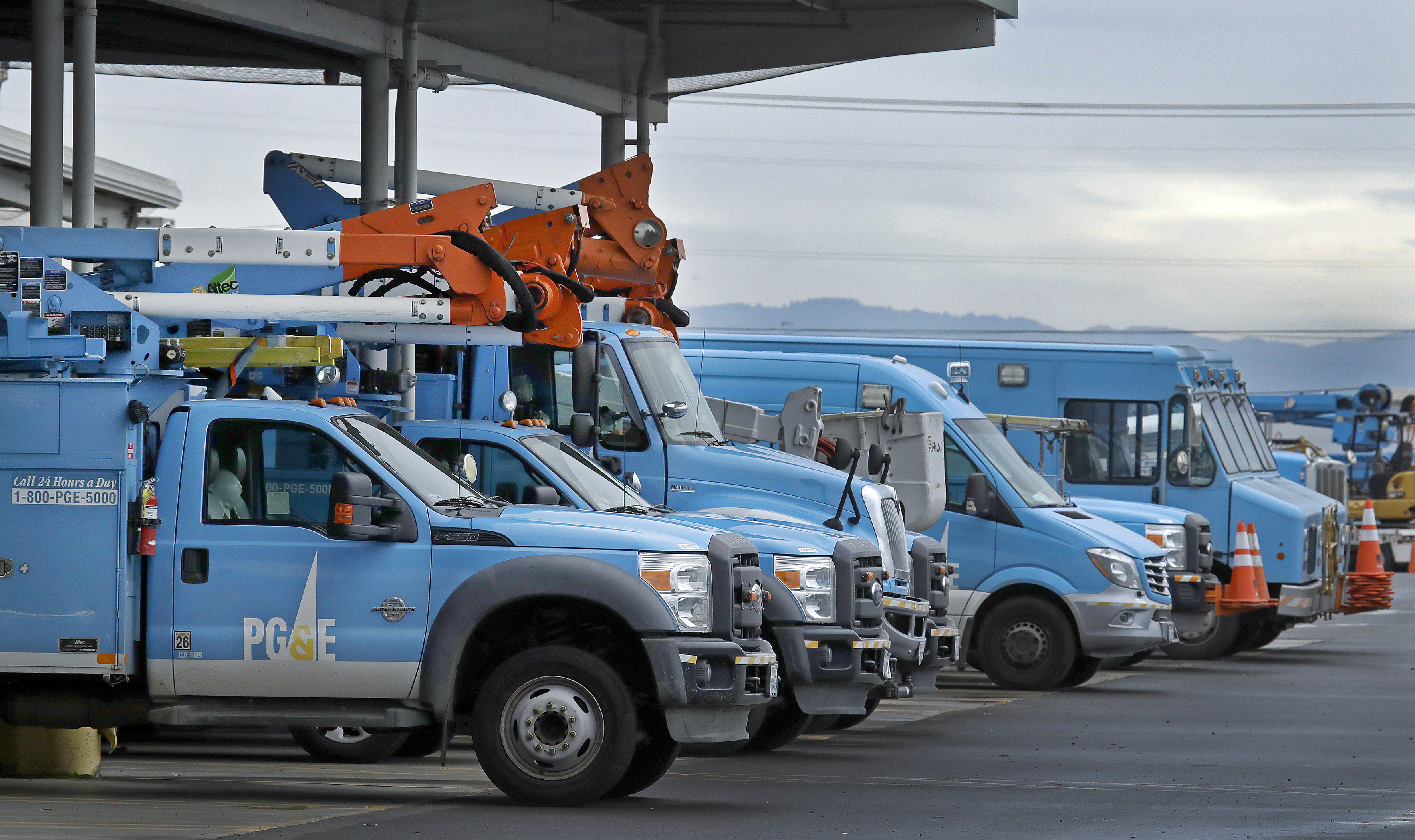 PG&E shuts power to some to lower wildfire risks