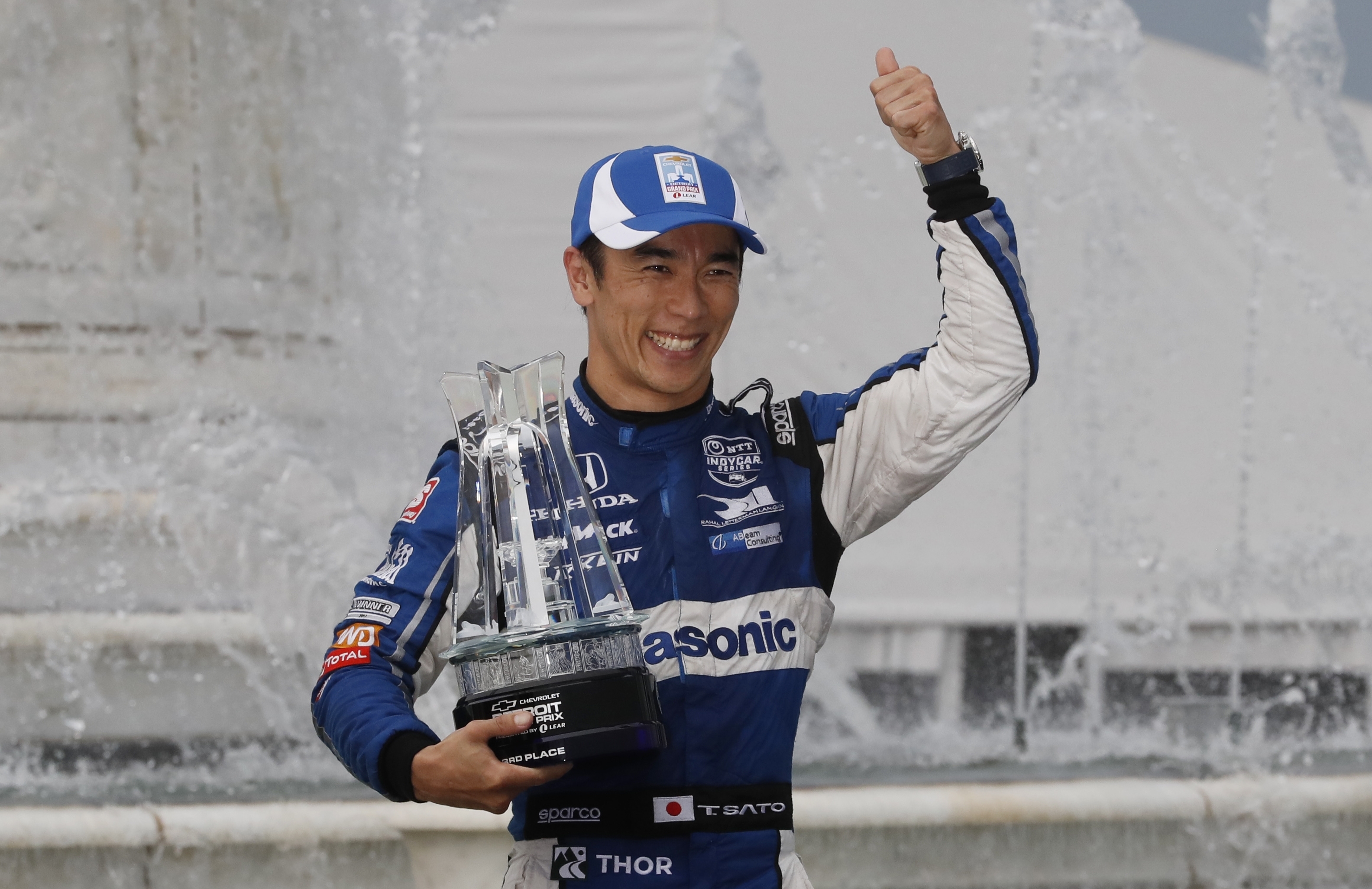 Sato over 220 mph to get IndyCar Series pole at Texas