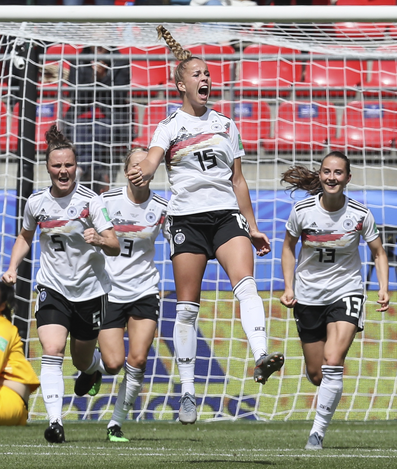 Gwinn scores as Germany beats China 1-0 at Women's World Cup