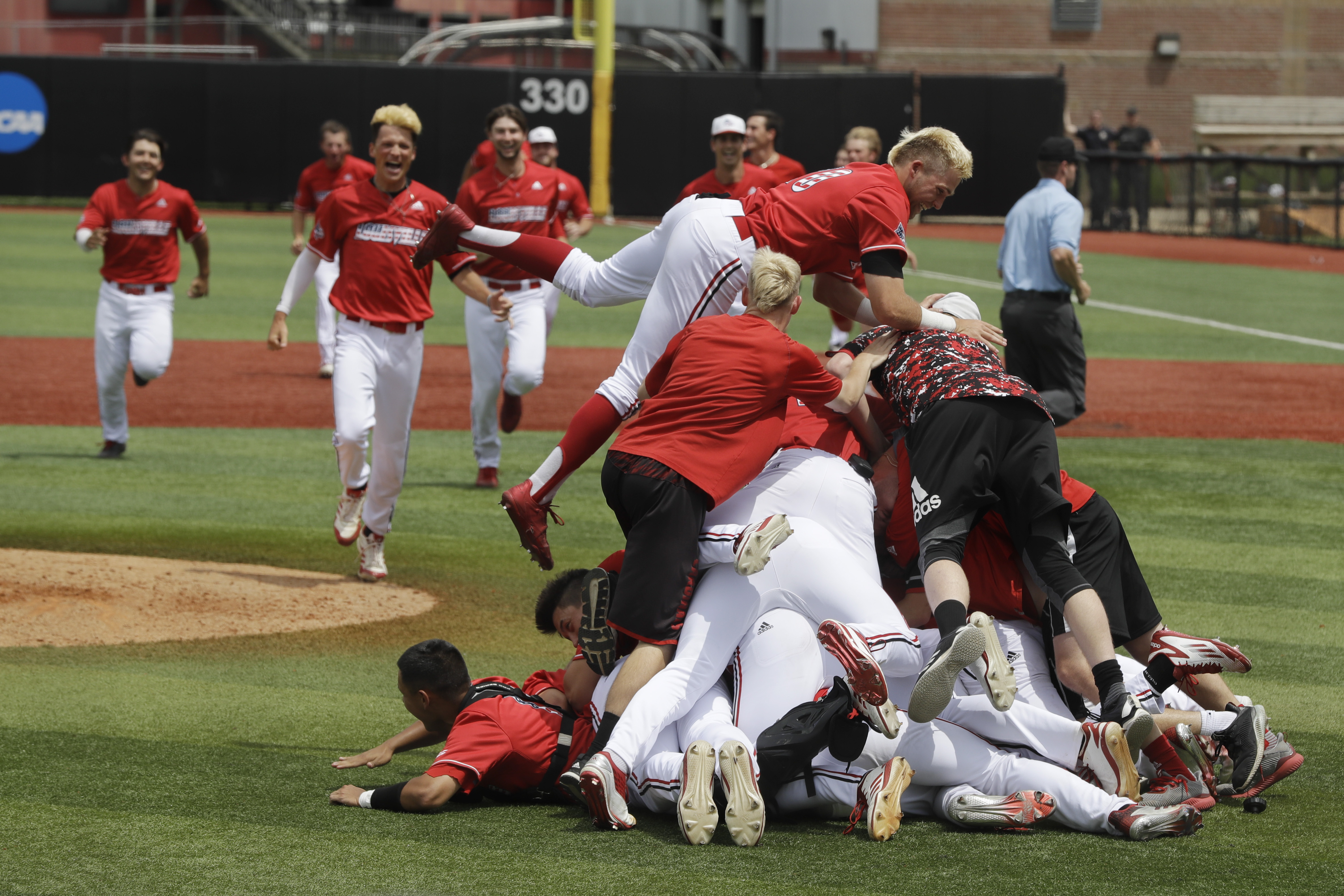 Louisville shuts out ECU 12-0 to clinch NCAA super regional