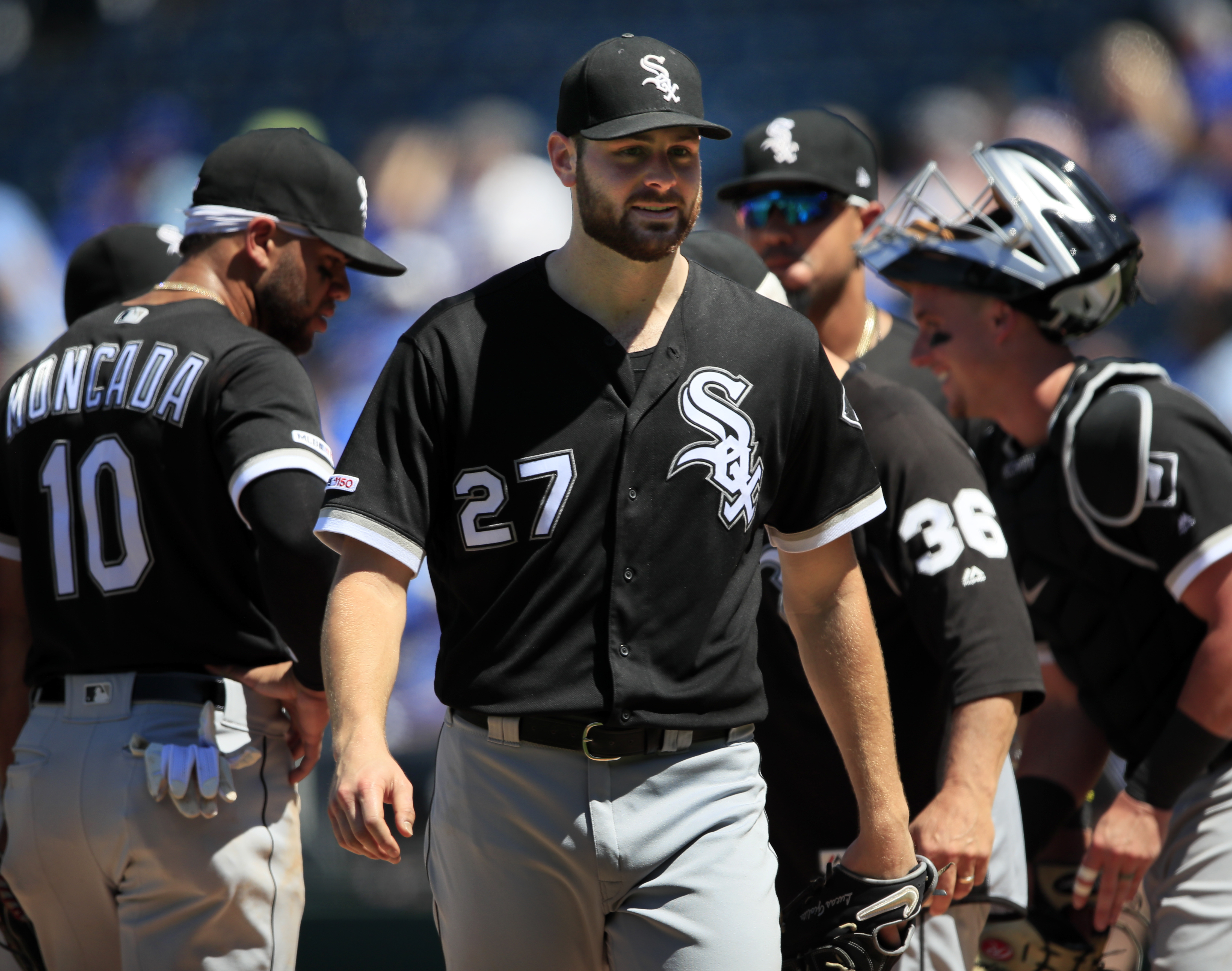 Giolito dominant in 7th straight win as White Sox top Royals