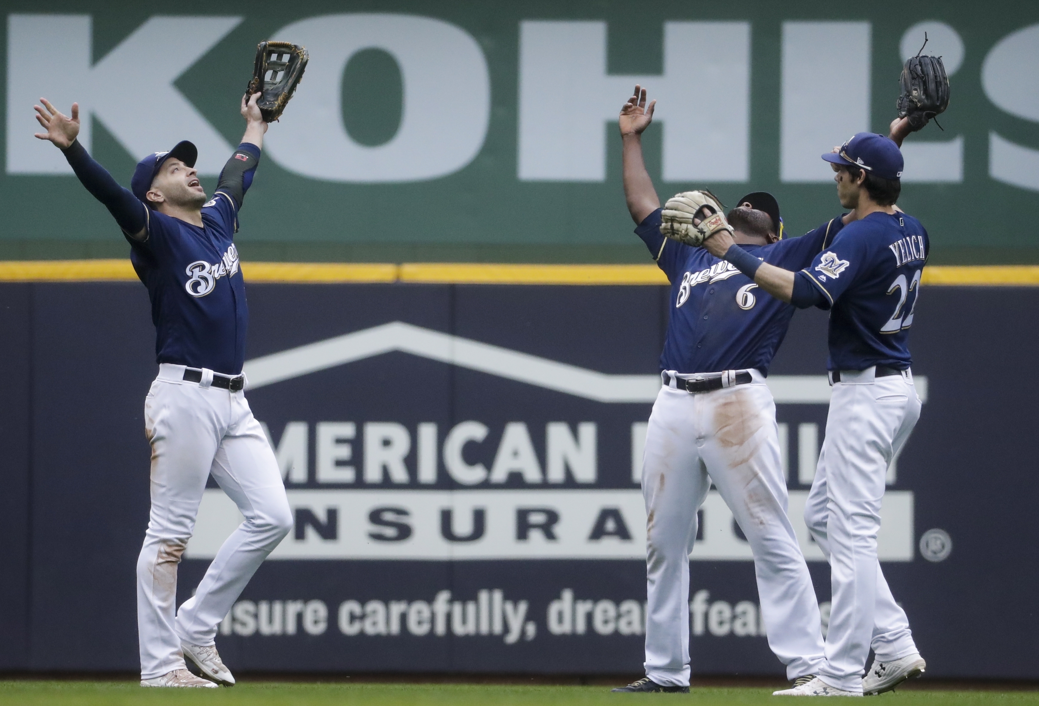Zach Davies wins 7th, Brewers beat Pirates 5-3