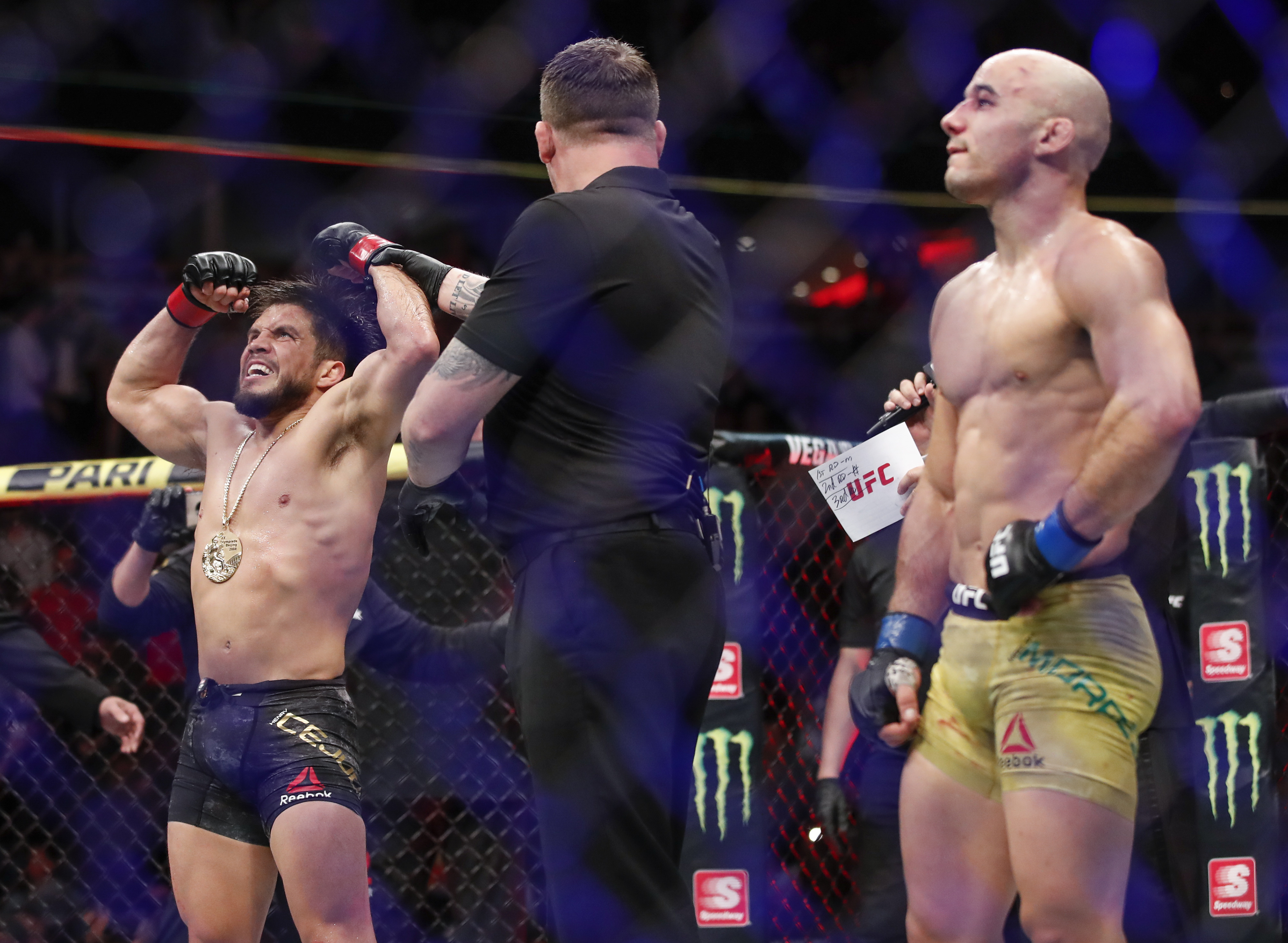 Ferguson beat Cerrone by TKO in lightweight fight at UFC 238