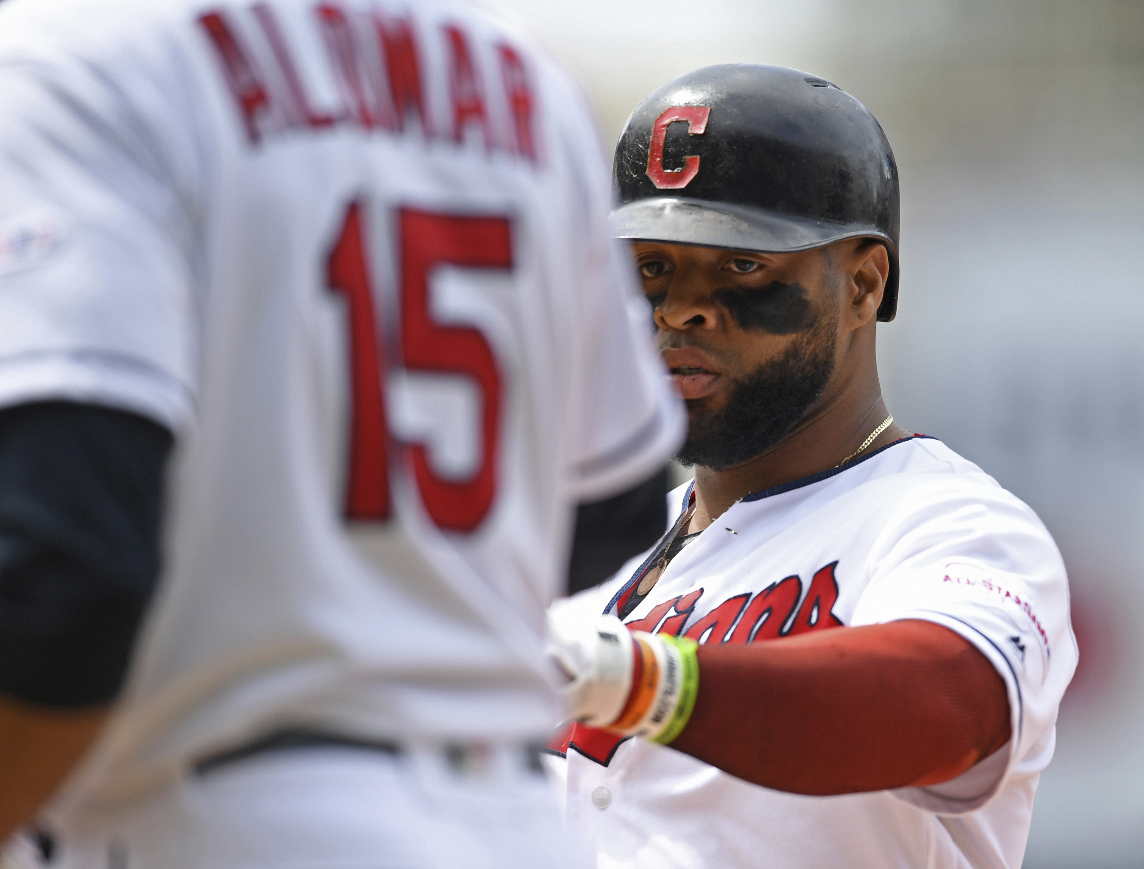 Yankees overcome costly late errors, edge Indians 7-6 in 10