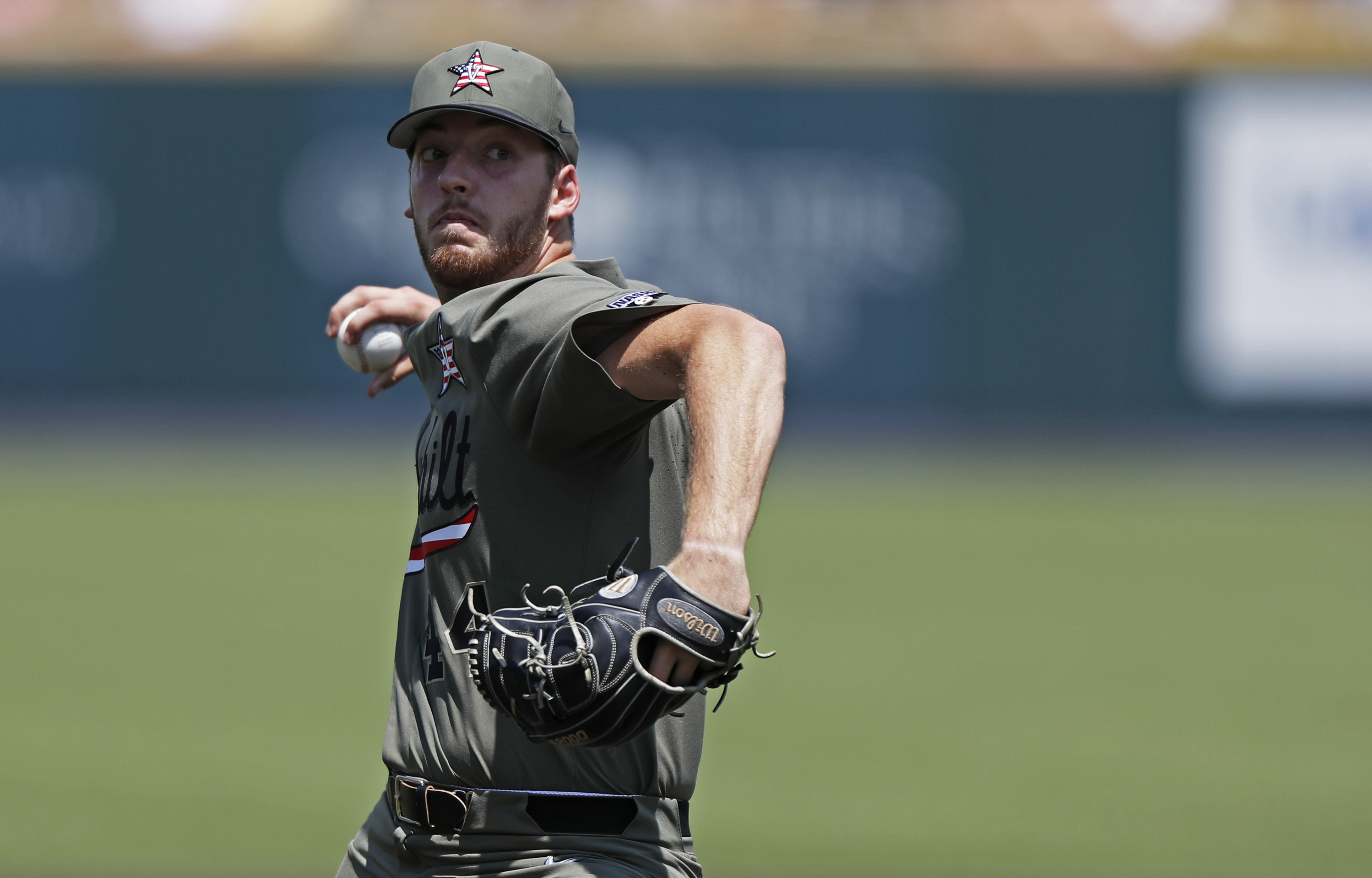 Vanderbilt advances to College World Series, routs Duke 13-2