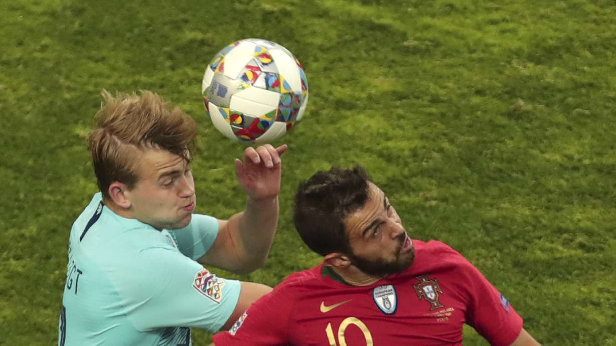 Ronaldo courts Netherlands defender De Ligt for Juventus